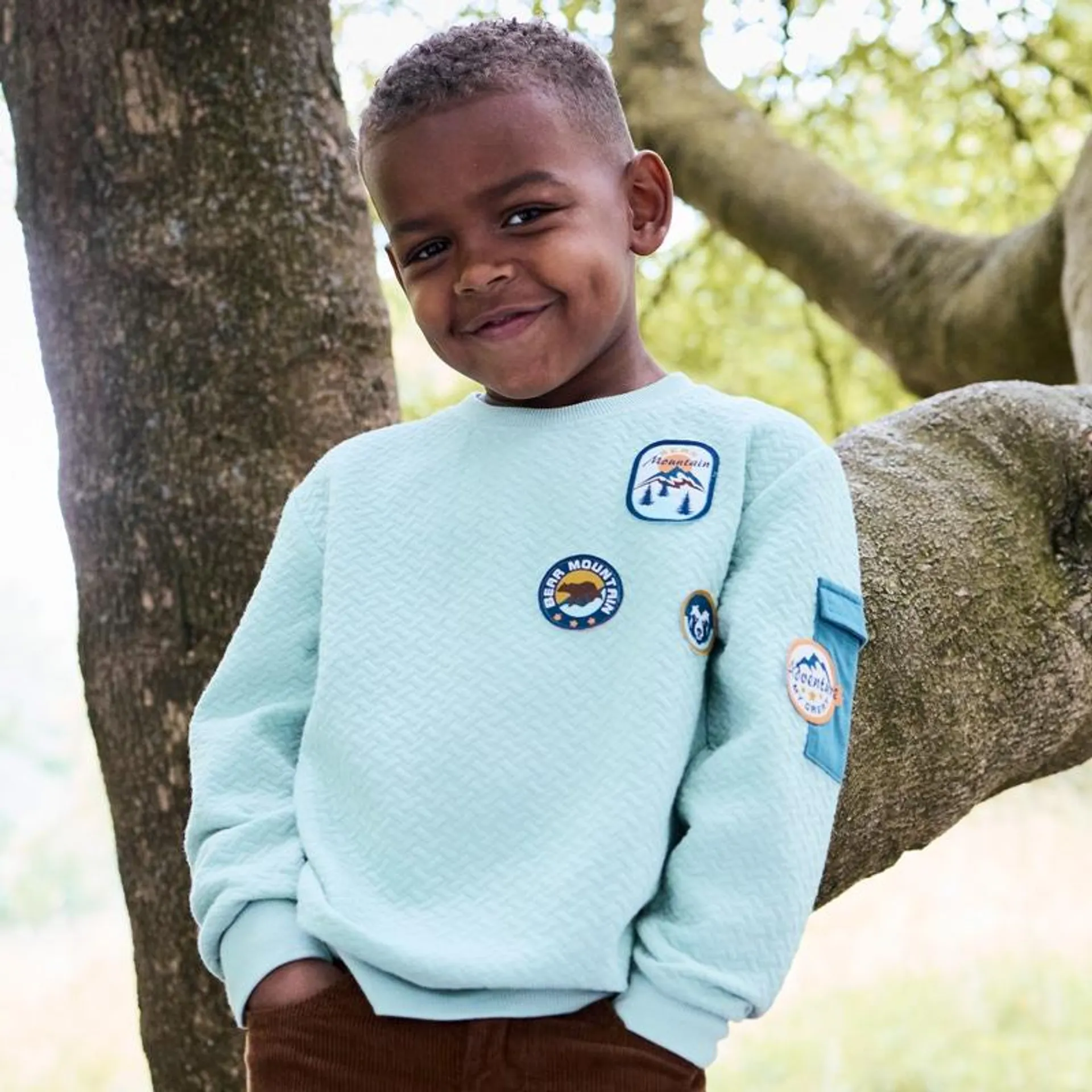 Kinder-Jungen-Doubleface-Shirt mit Aufnähern