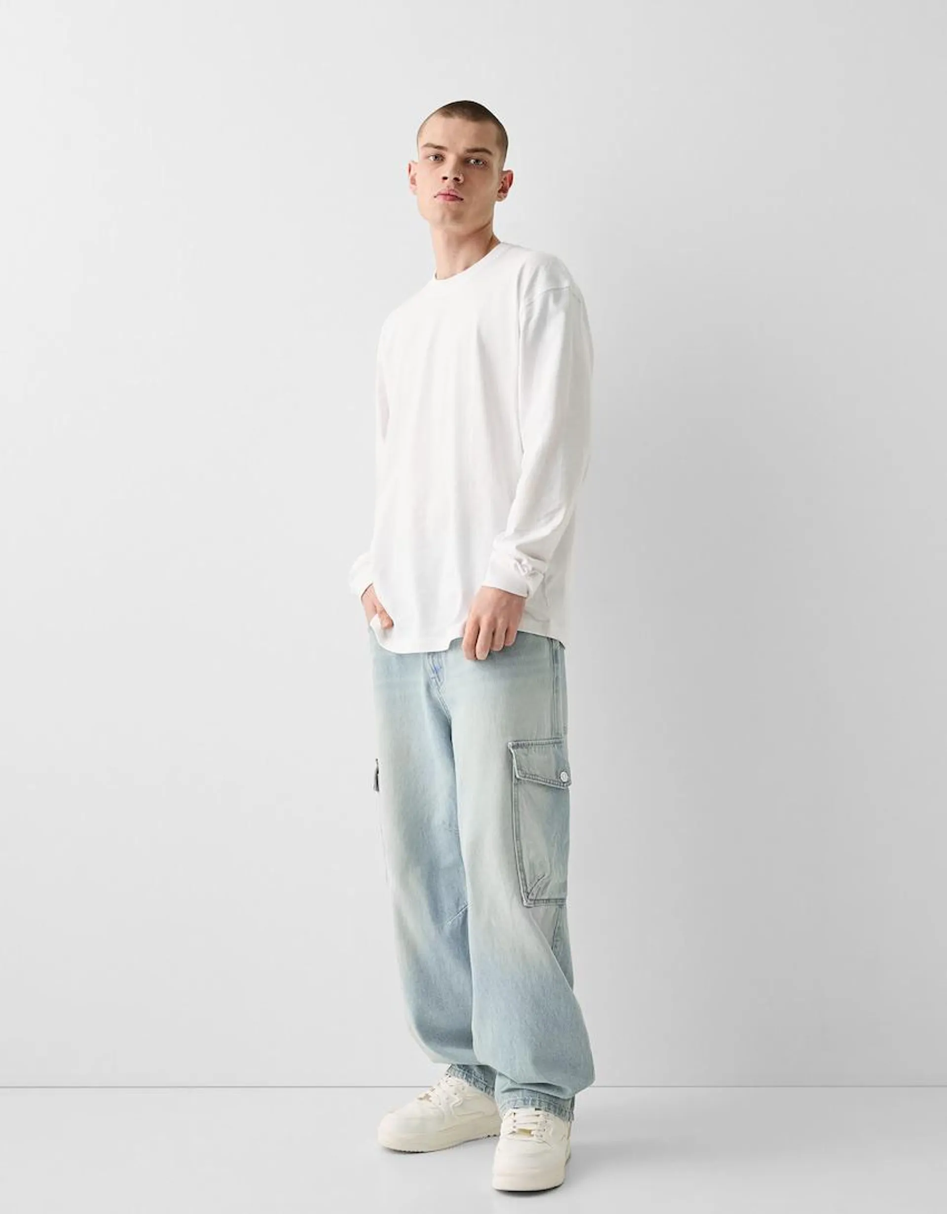 Cargo-Jeans im Skater-Fit und Dirty-Washed-Look