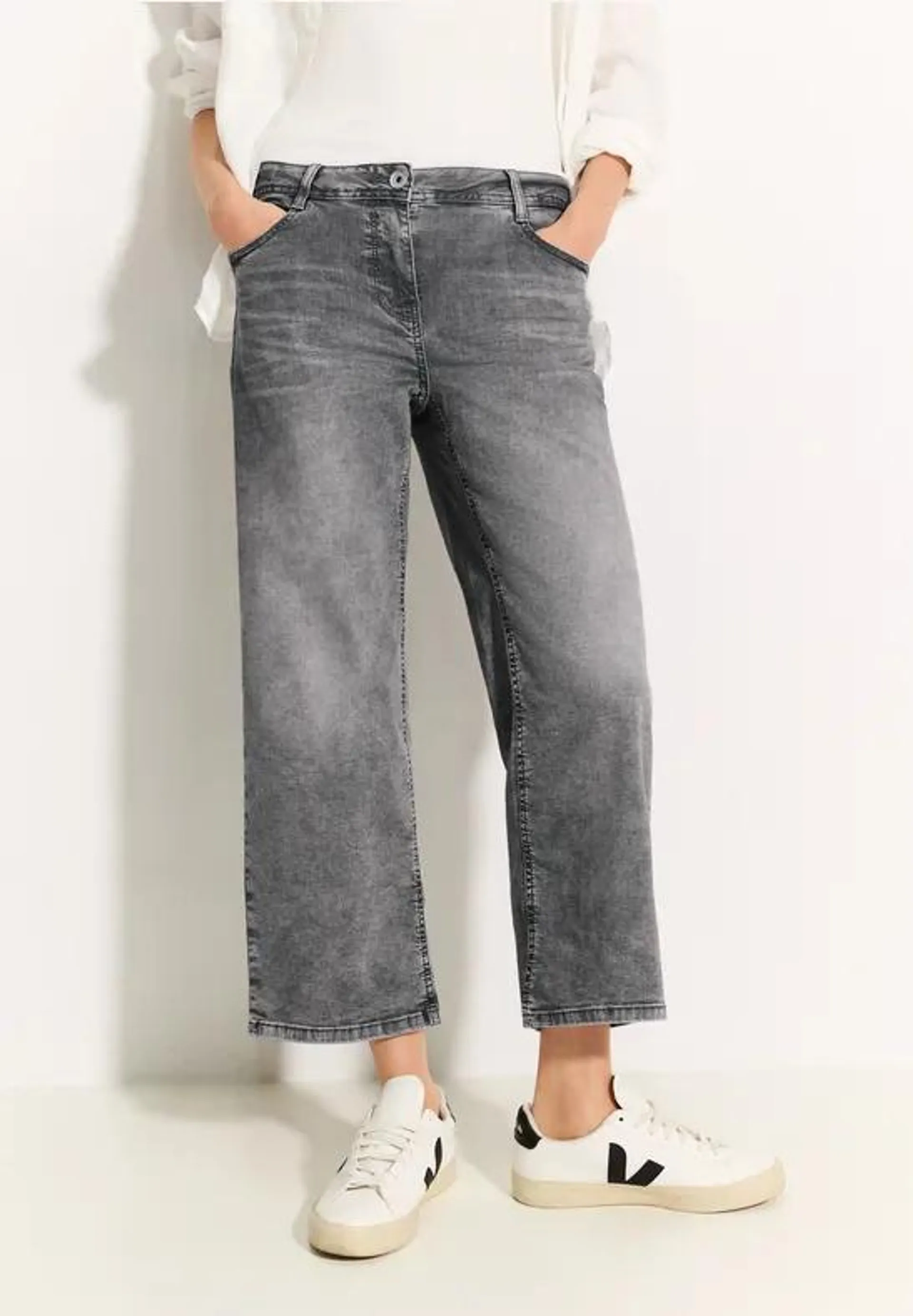 Loose Fit Jeans