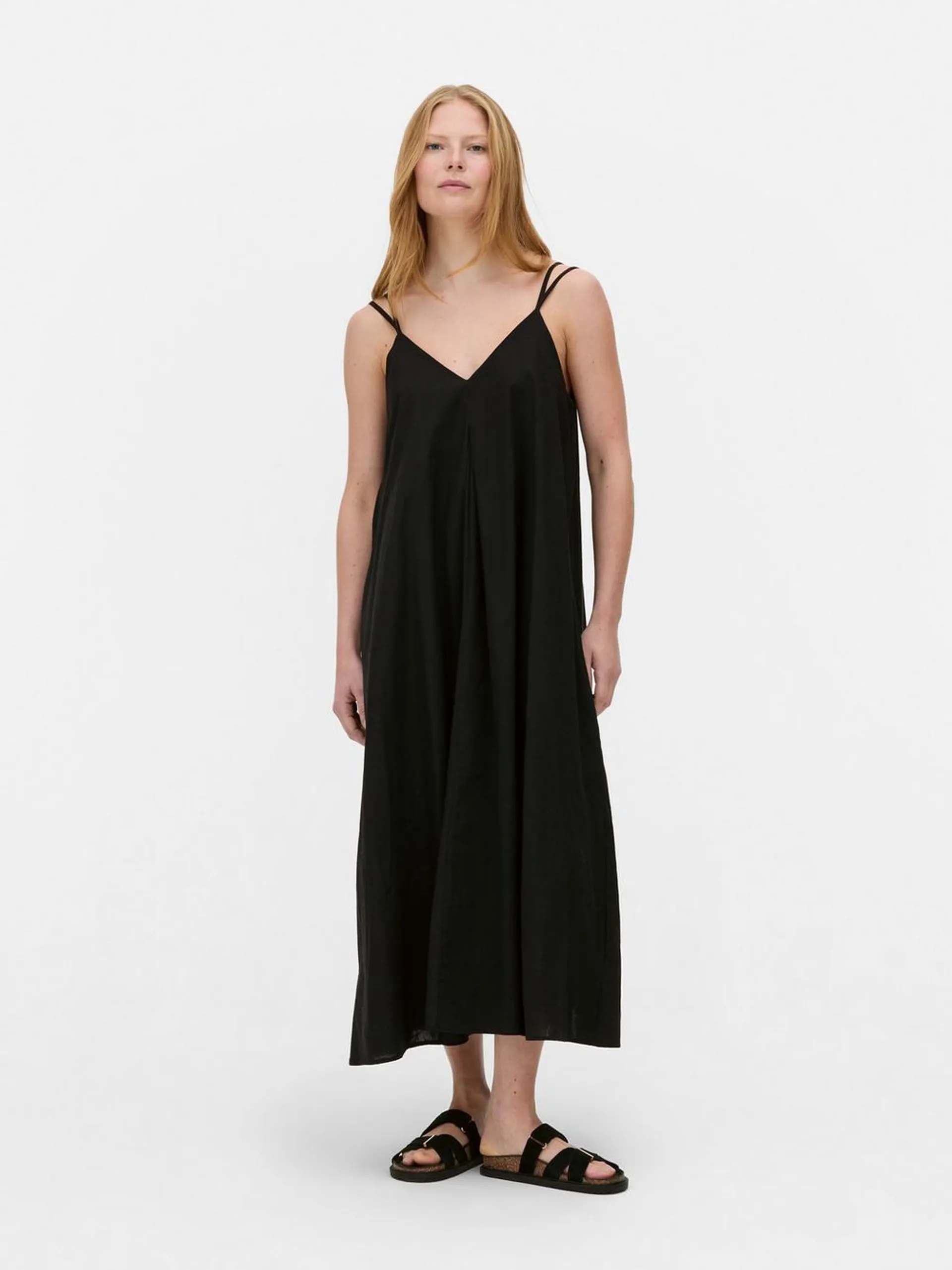 Vestido largo con escote de pico de The Edit
