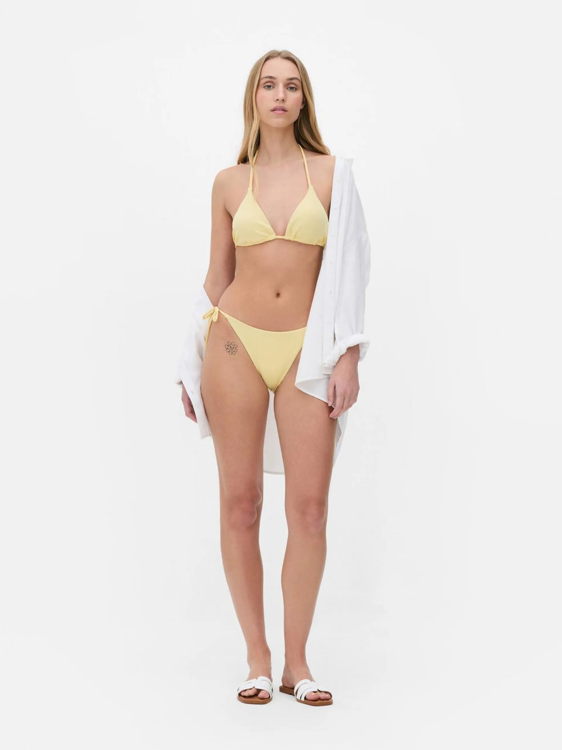 Geripptes Triangel-Bikinitop