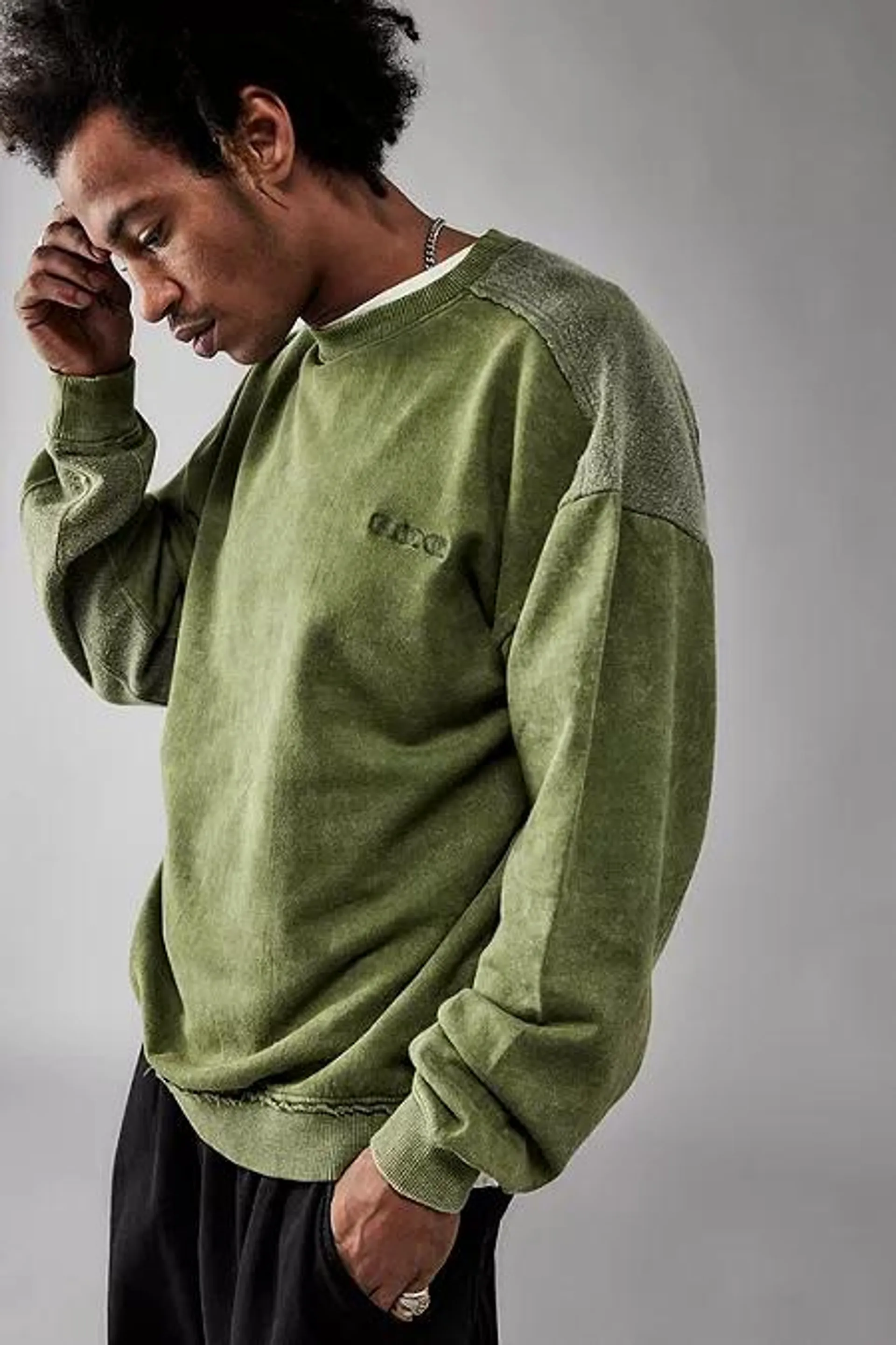 BDG – Sweatshirt in Grün mit umgekehrtem Einsatz