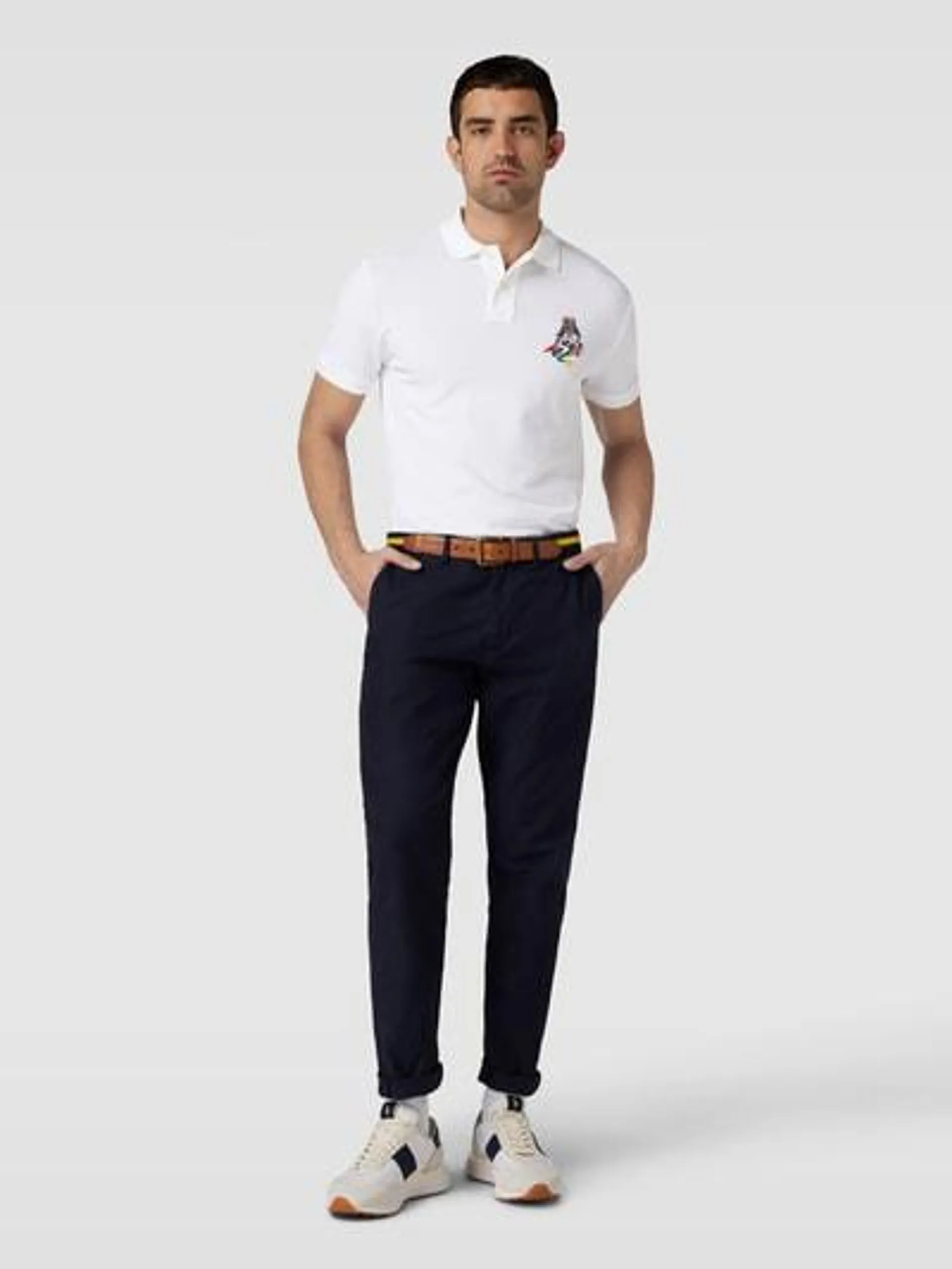 Slim Fit Poloshirt mit Motiv-Stitching in weiss