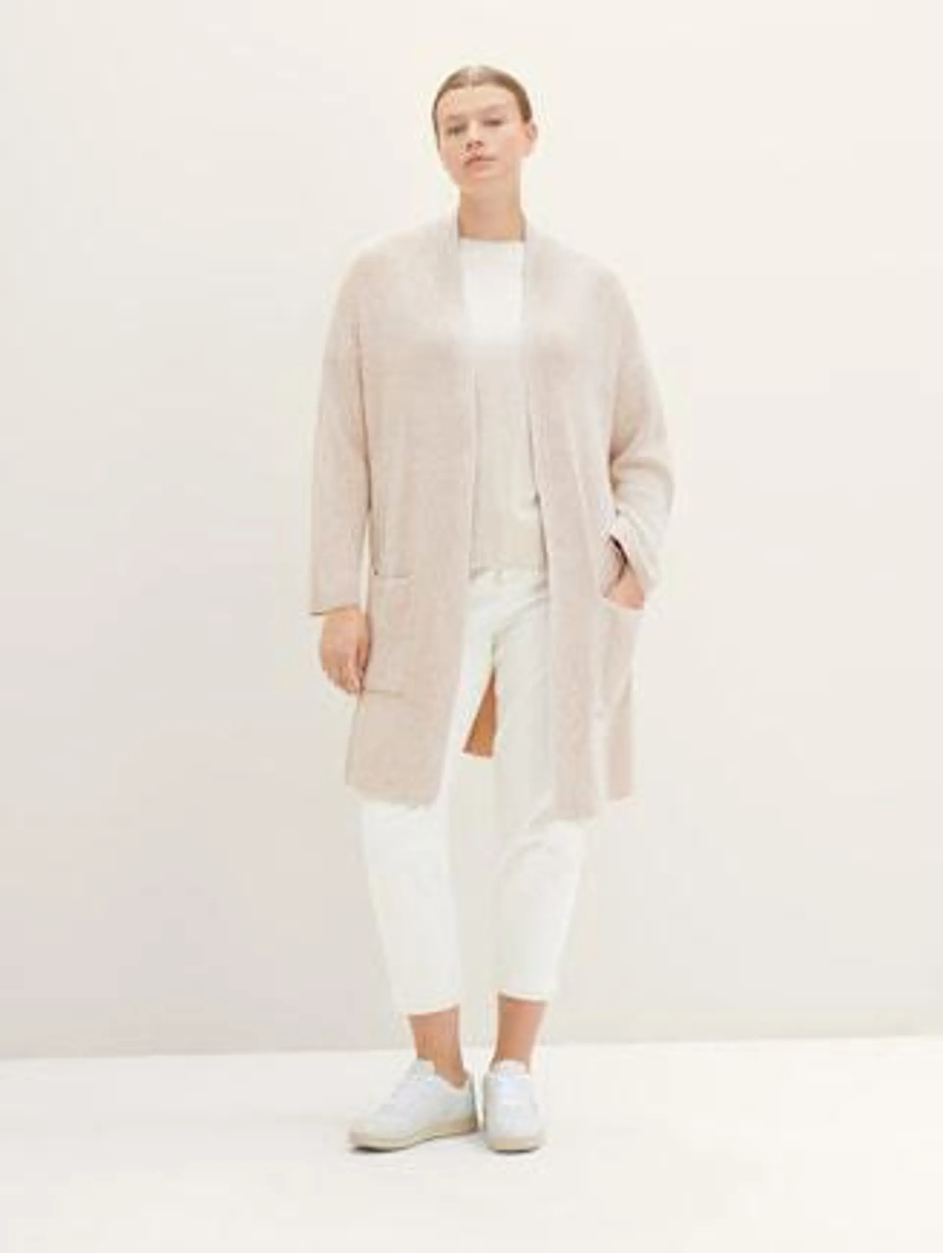 Plus - knitted cardigan with a ribbed texture