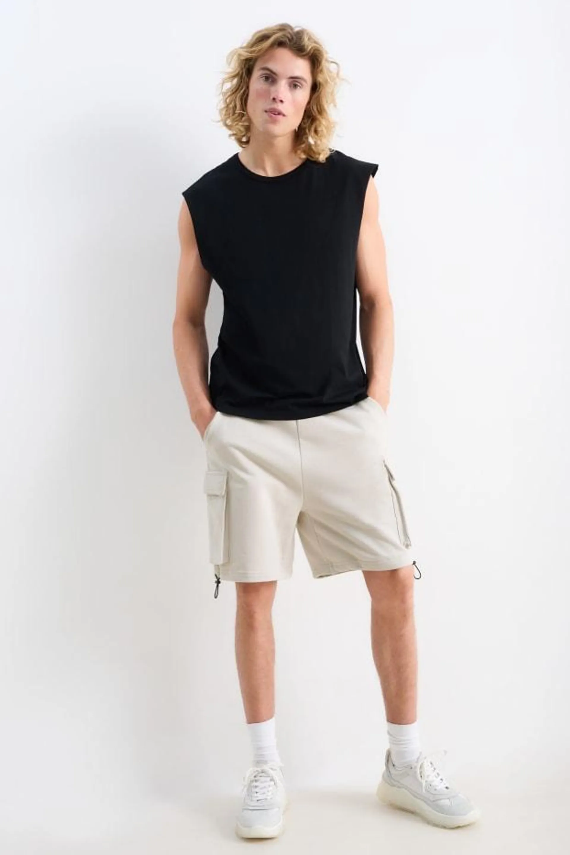 Cargo sweat shorts