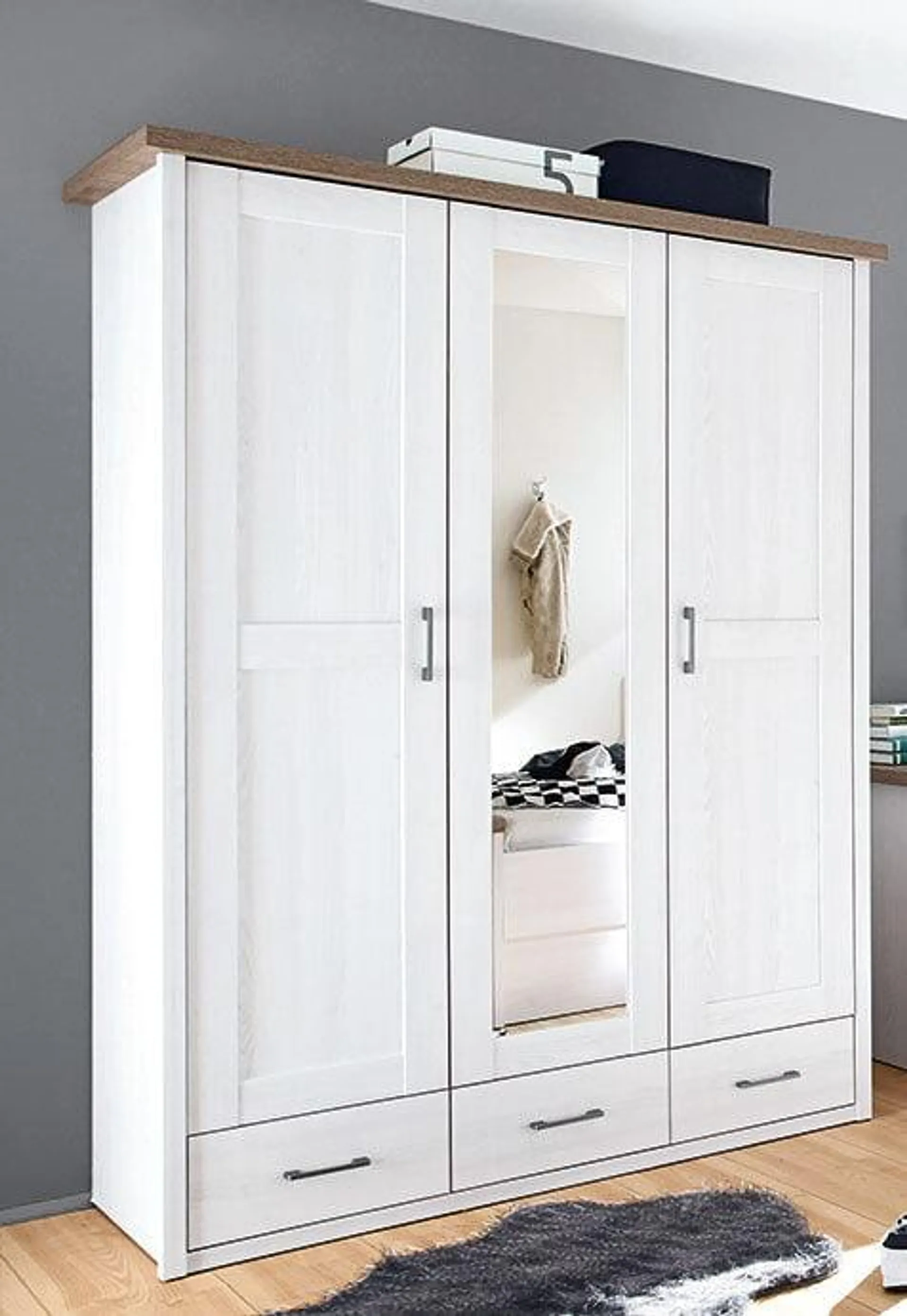 Kleiderschrank Luca Pinie-Optik Weiß 148 x 201 x 62 cm