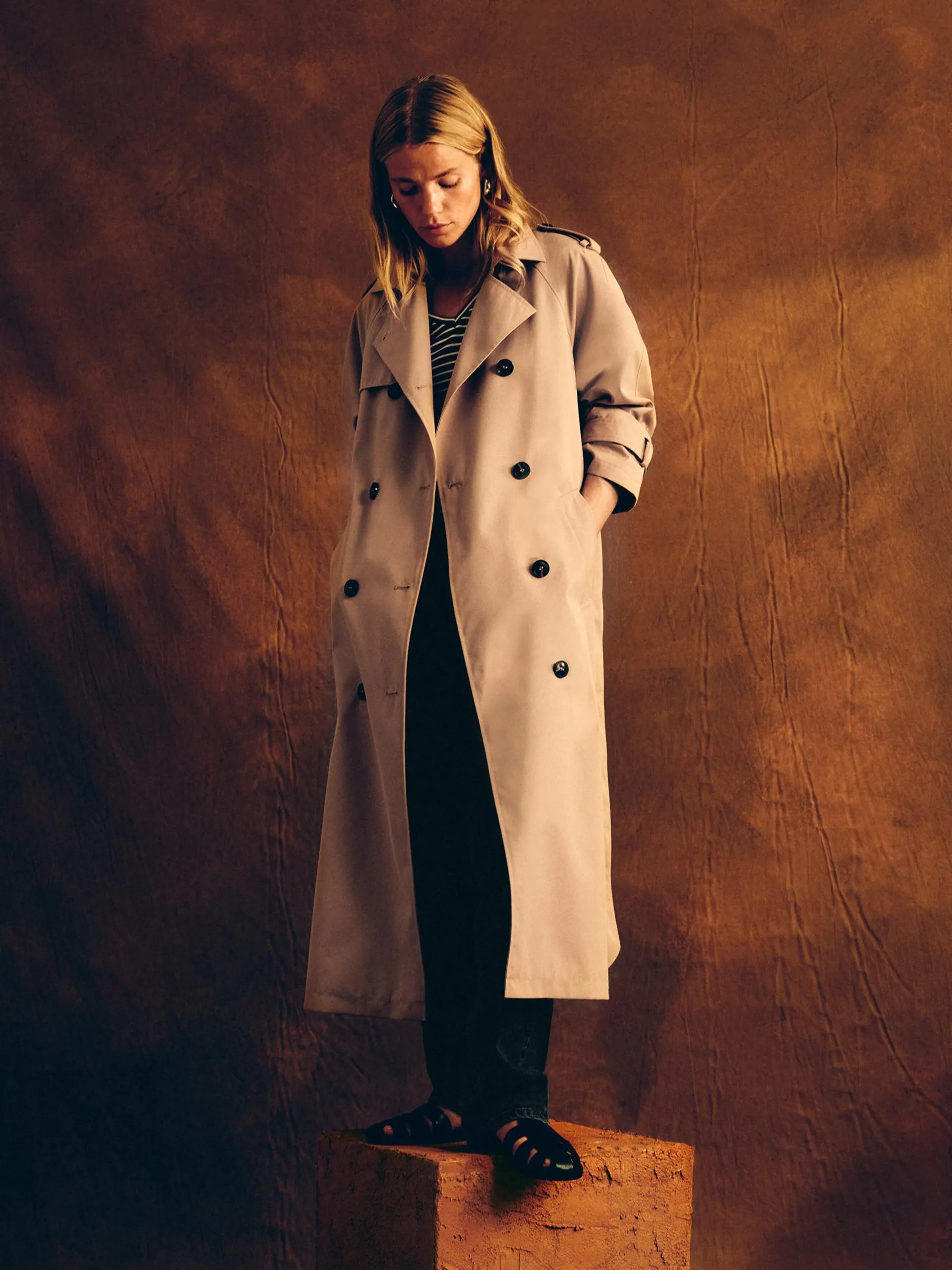 Langer Trenchcoat