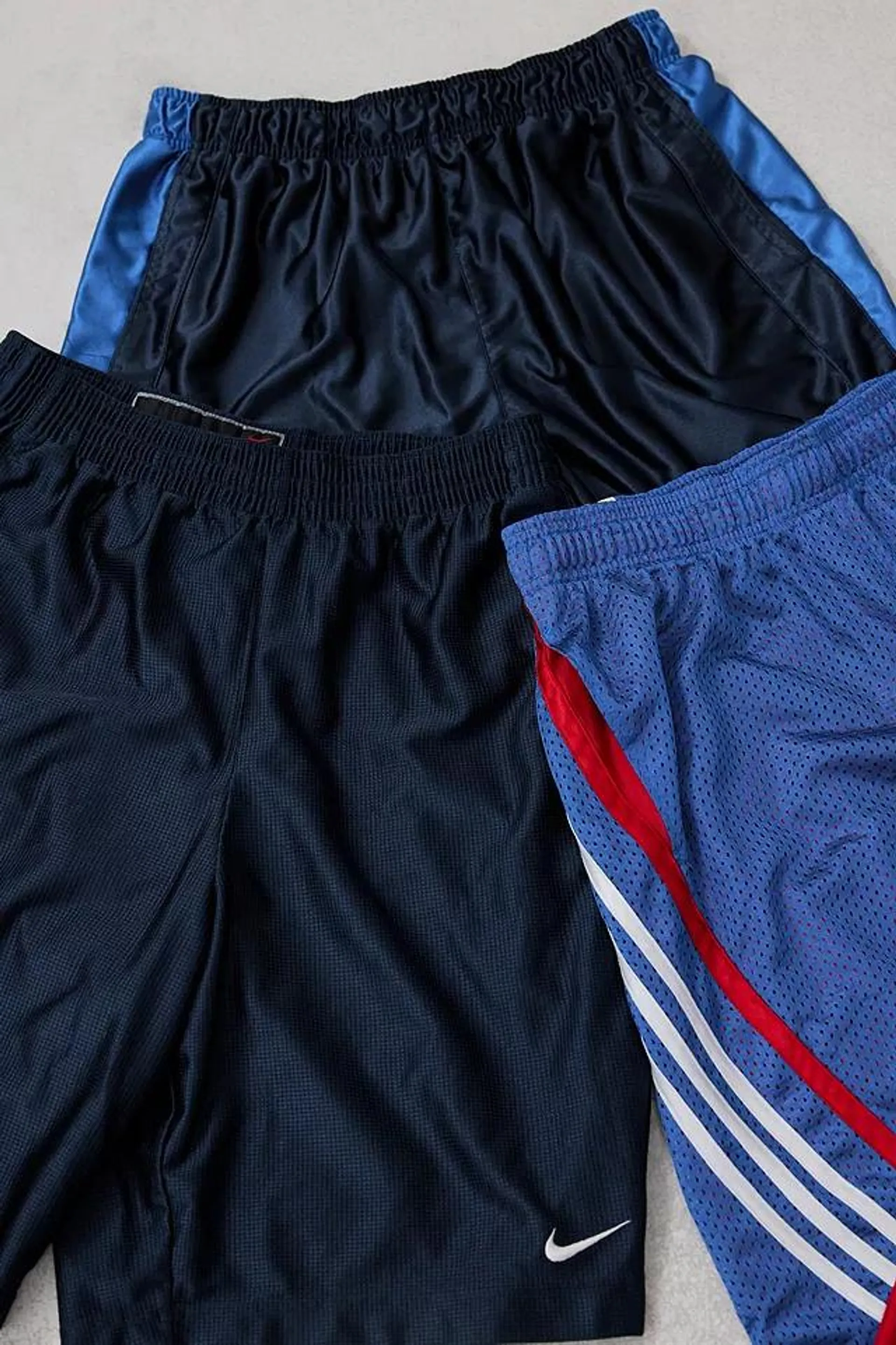 Urban Renewal Vintage – Basketball-Shorts in Blau