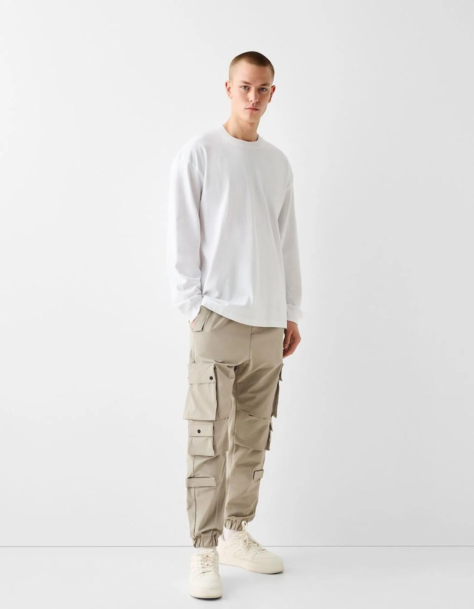 Multi-cargo technical trousers