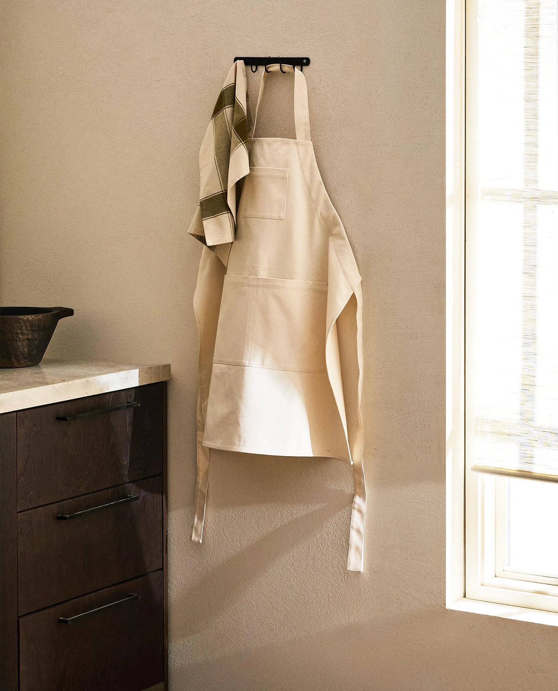 CANVAS APRON