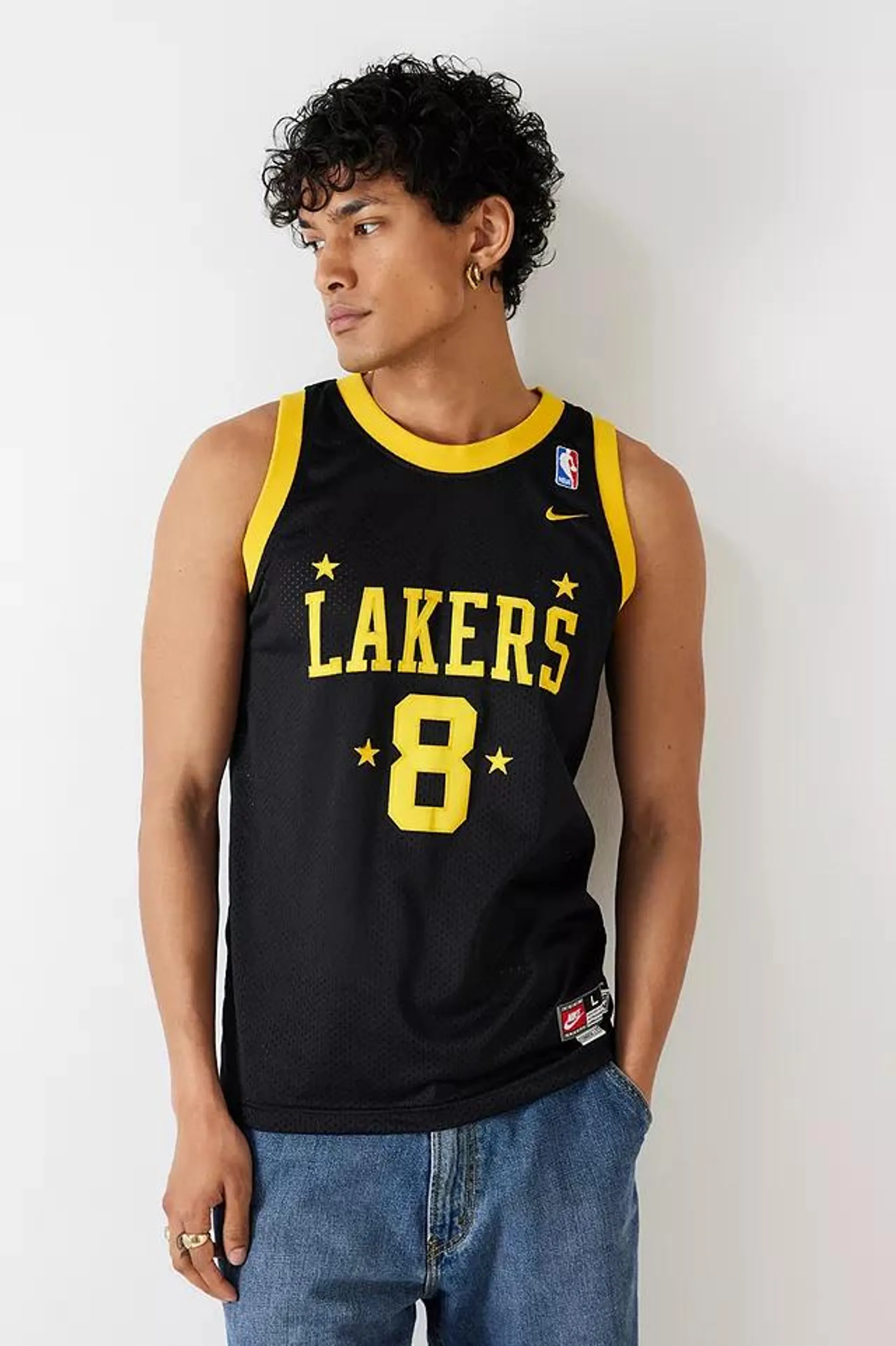 Urban Renewal Vintage – Kurz geschnittenes Basketball-Trägershirt in Schwarz