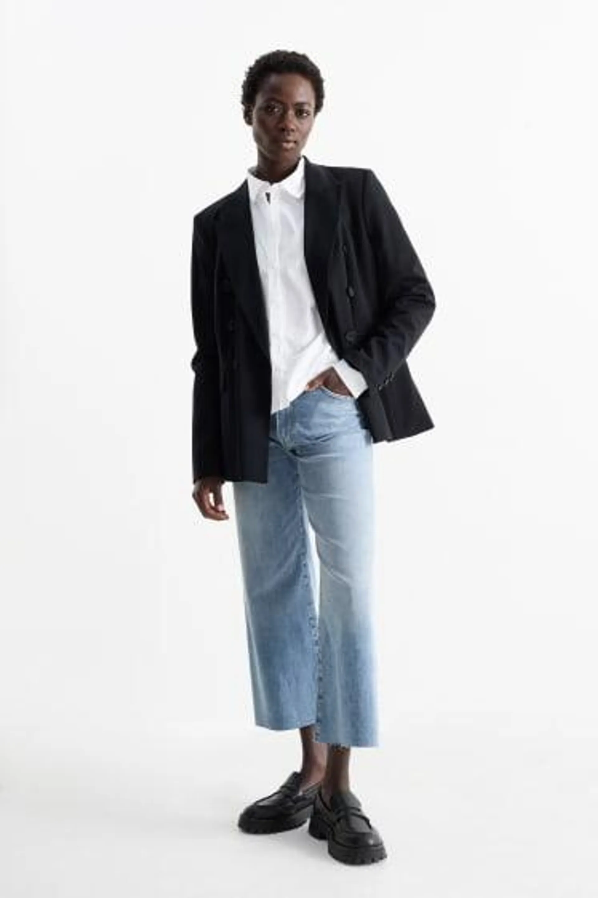 Wide leg jeans - mid-rise waist