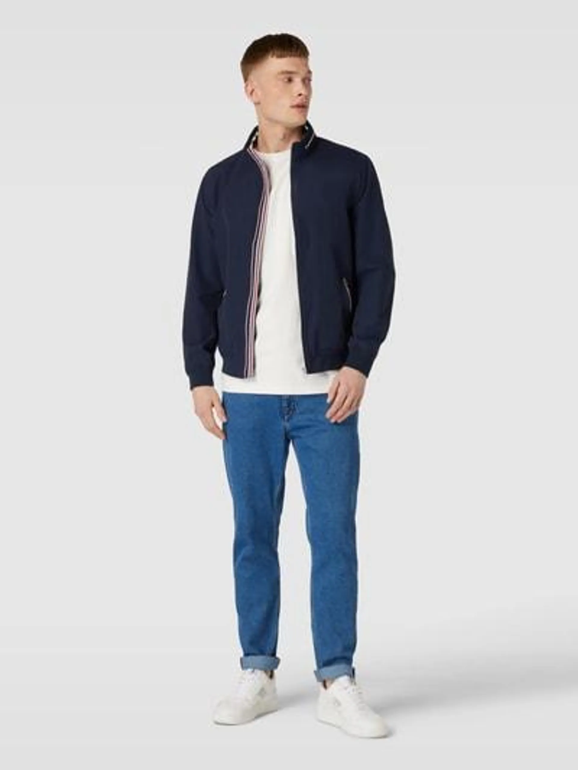 Blouson mit herausnehmbarer Kapuze in marine