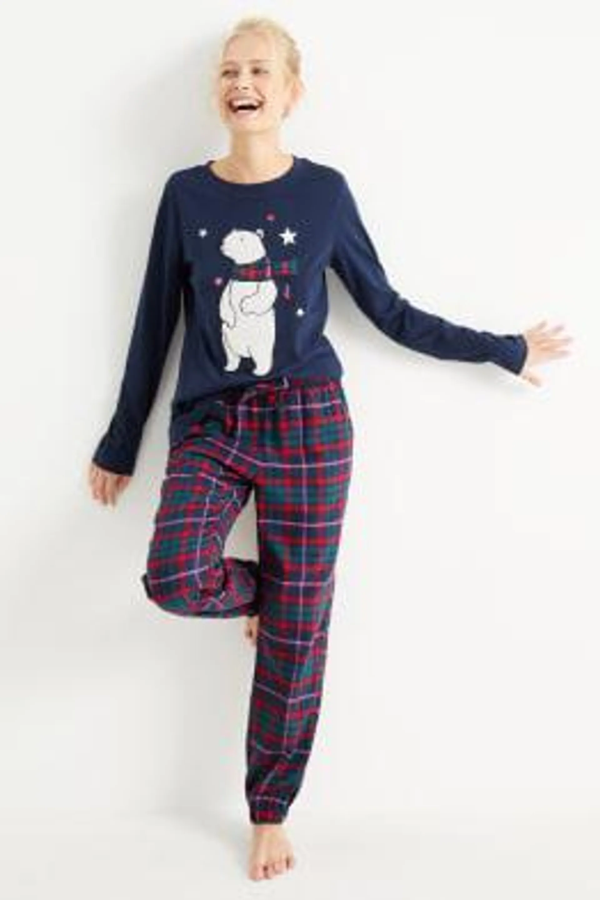 Pyjamas with flannel bottoms