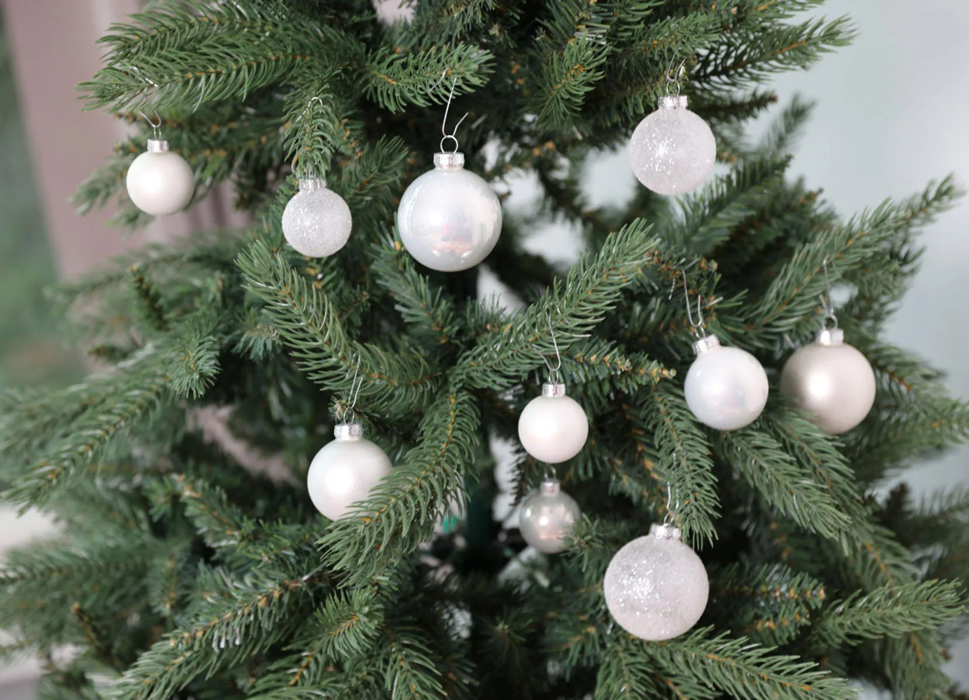 Weihnachtskugel-Set aus Glas 72-teilig Creme