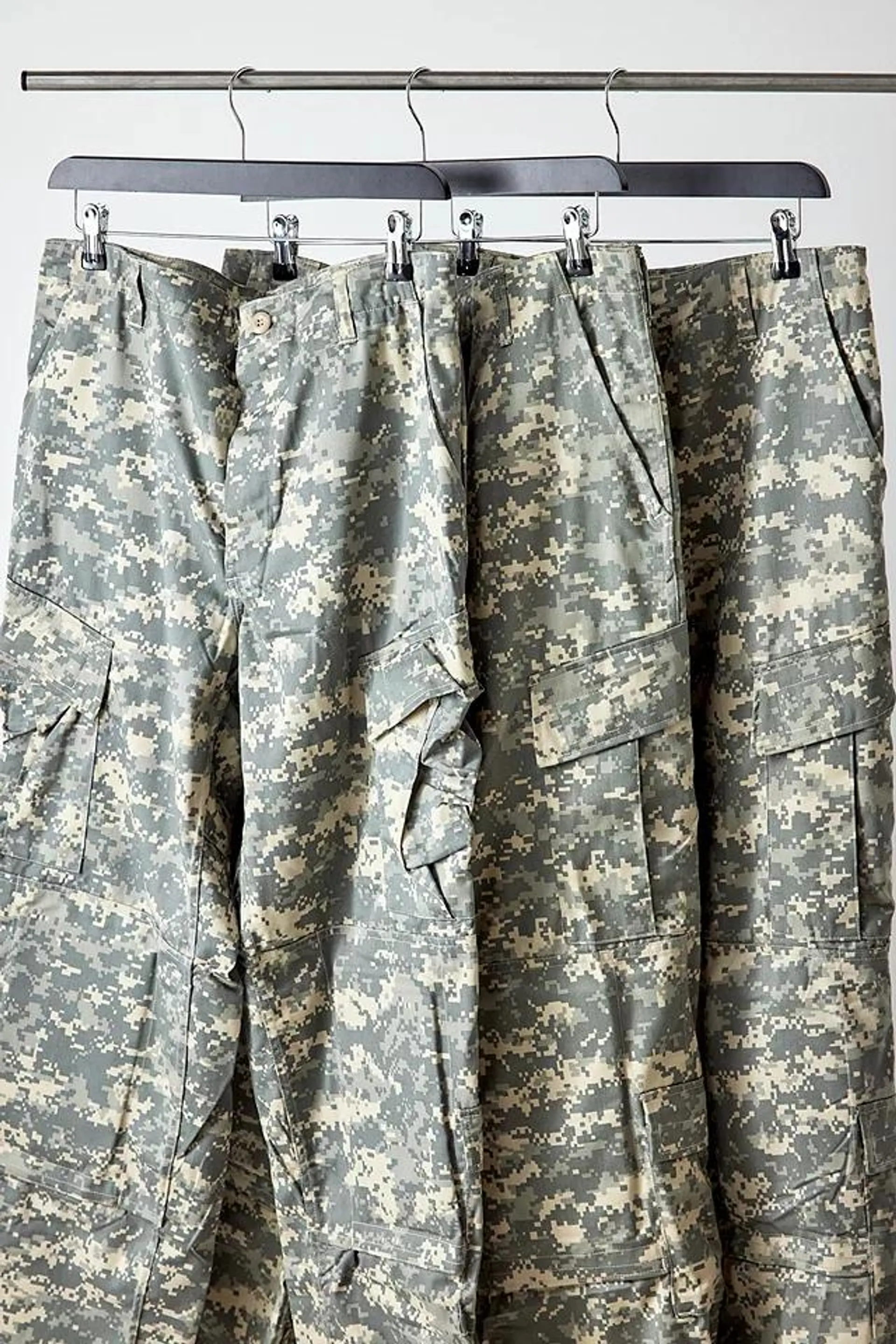 Urban Renewal Salvaged Deadstock – Cargohose mit Camouflage-Muster