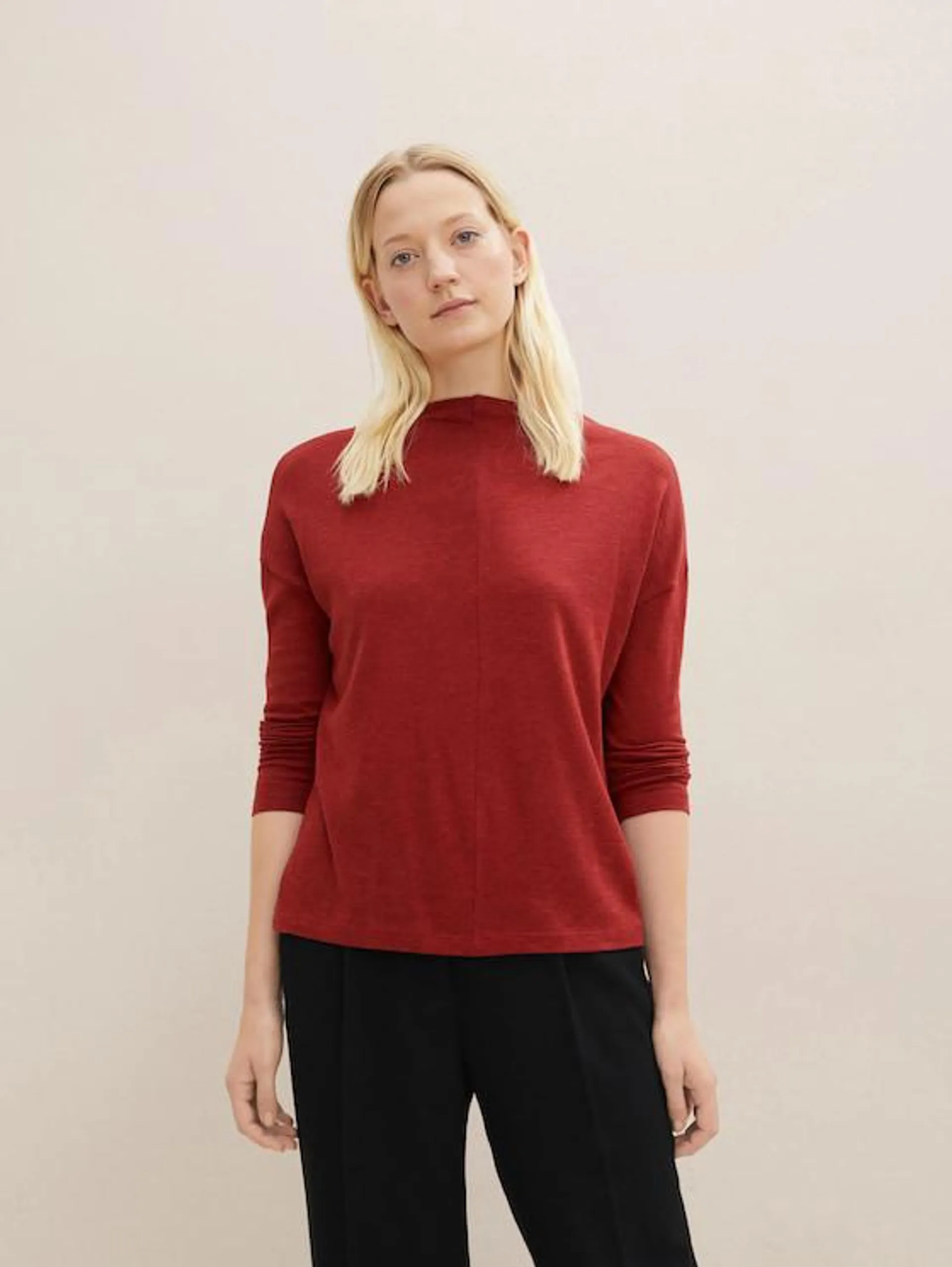 Long-sleeved shirt with a turned-down stand-up collar