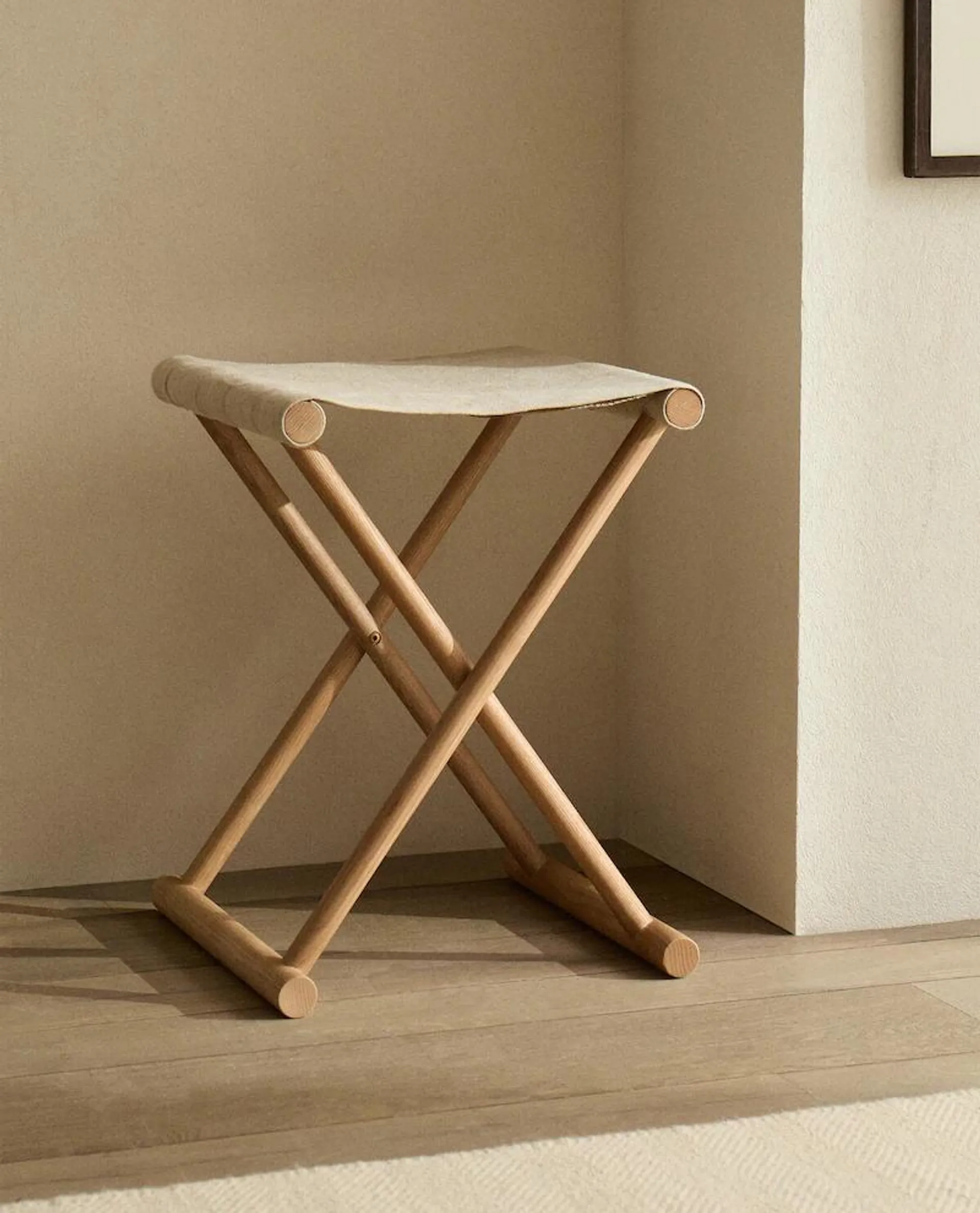 LINEN ASH FOLDING STOOL