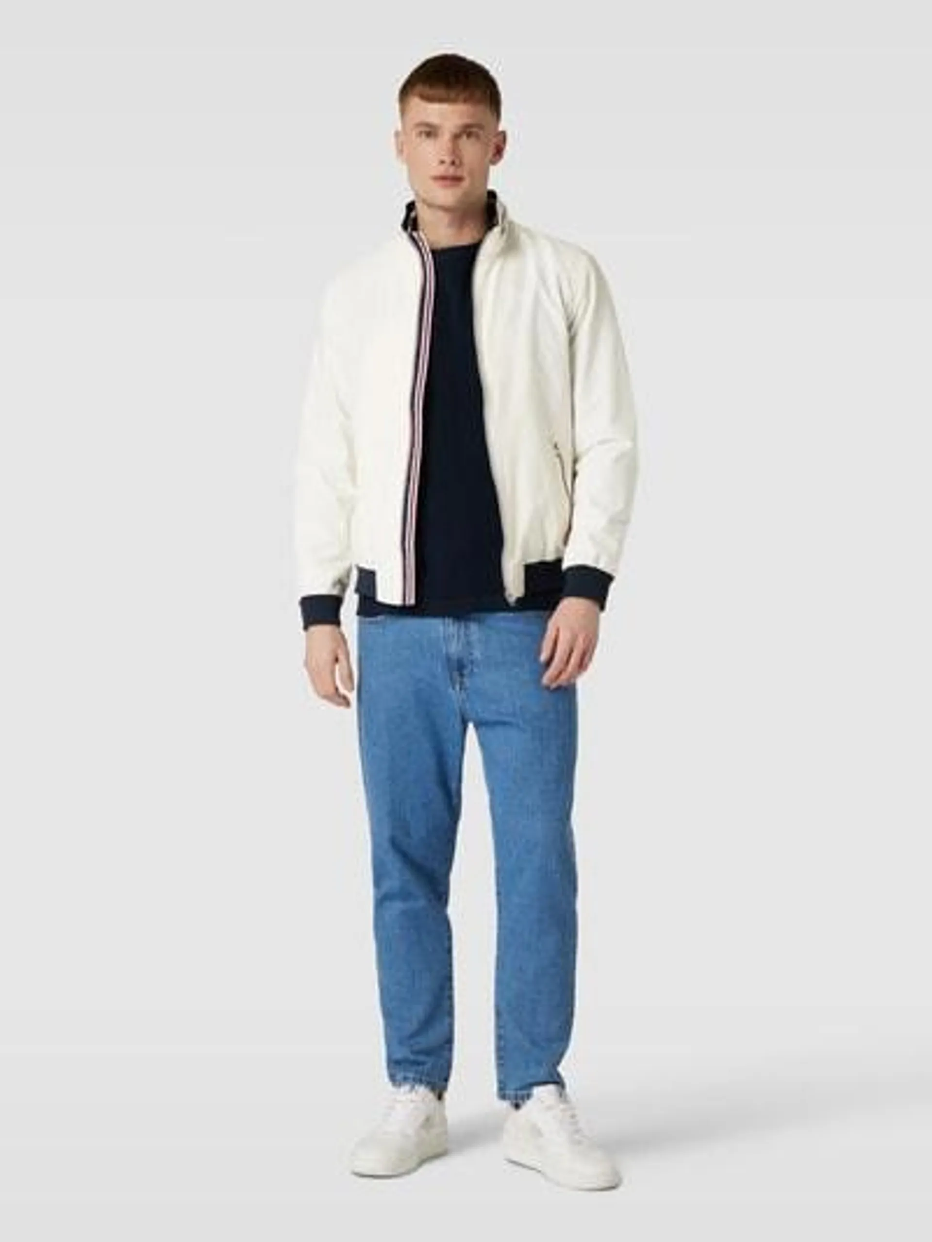 Blouson mit herausnehmbarer Kapuze in weiss