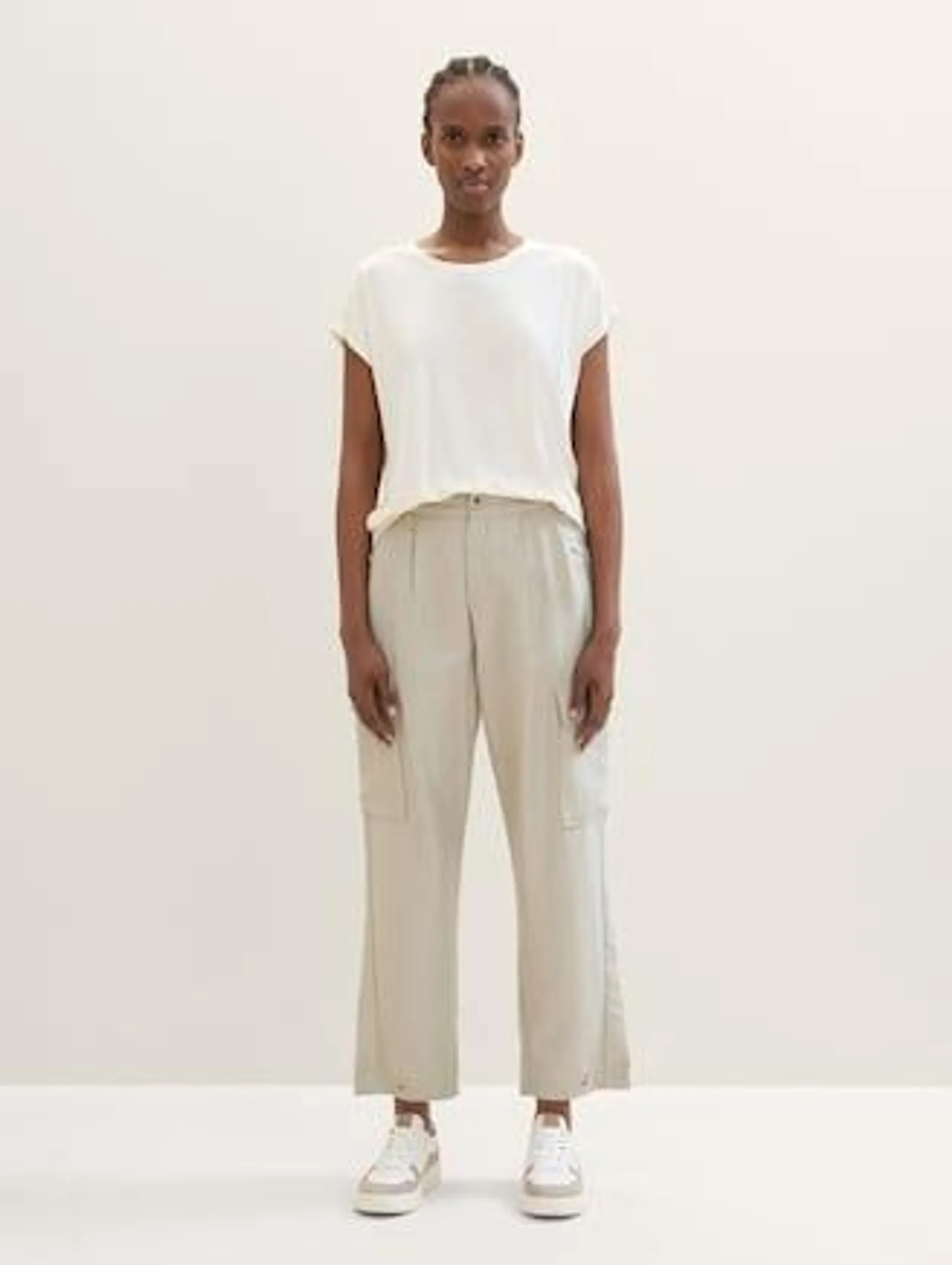 Paper bag trousers in cargo style made of Lyocell