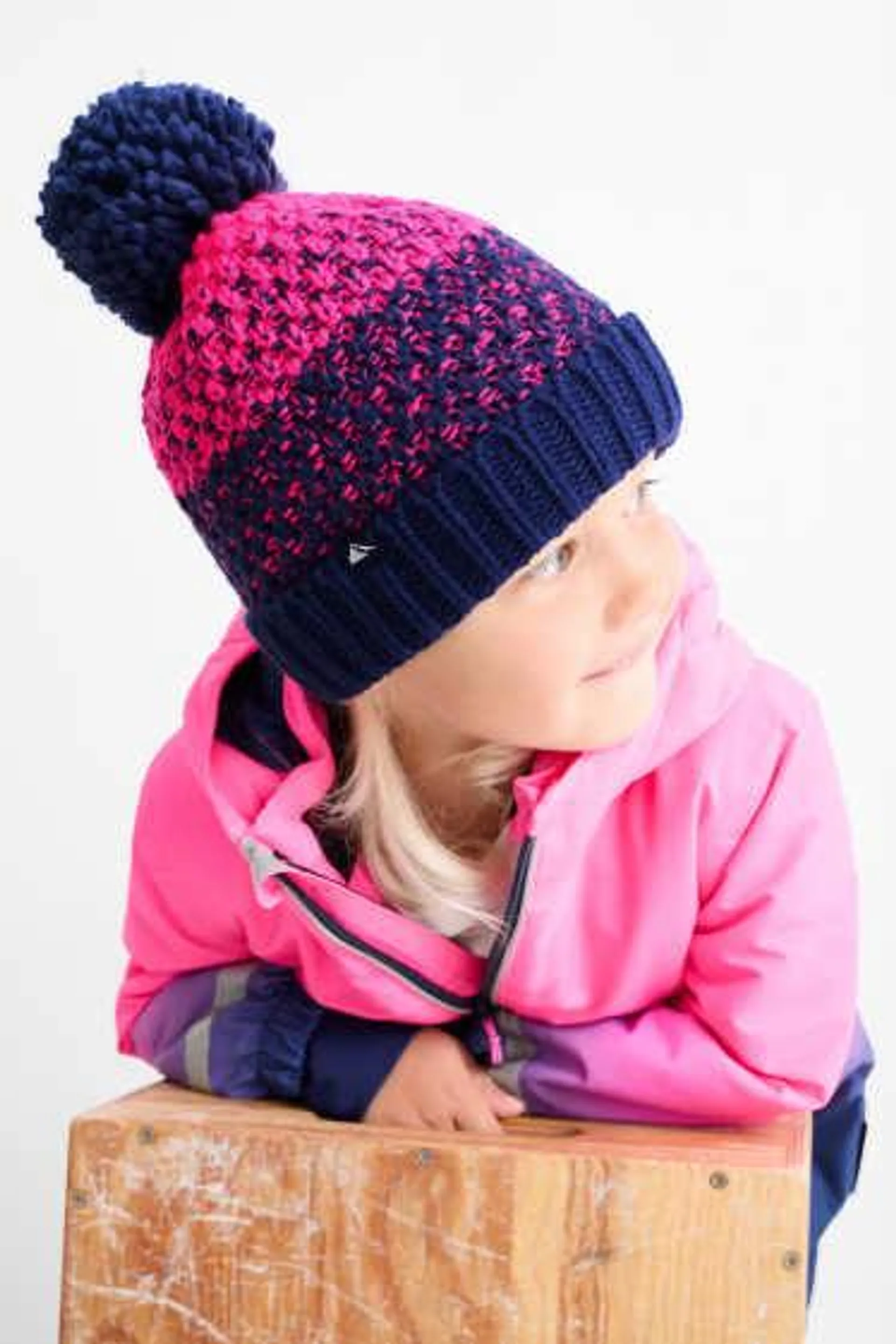 Pom-pom hat - patterned