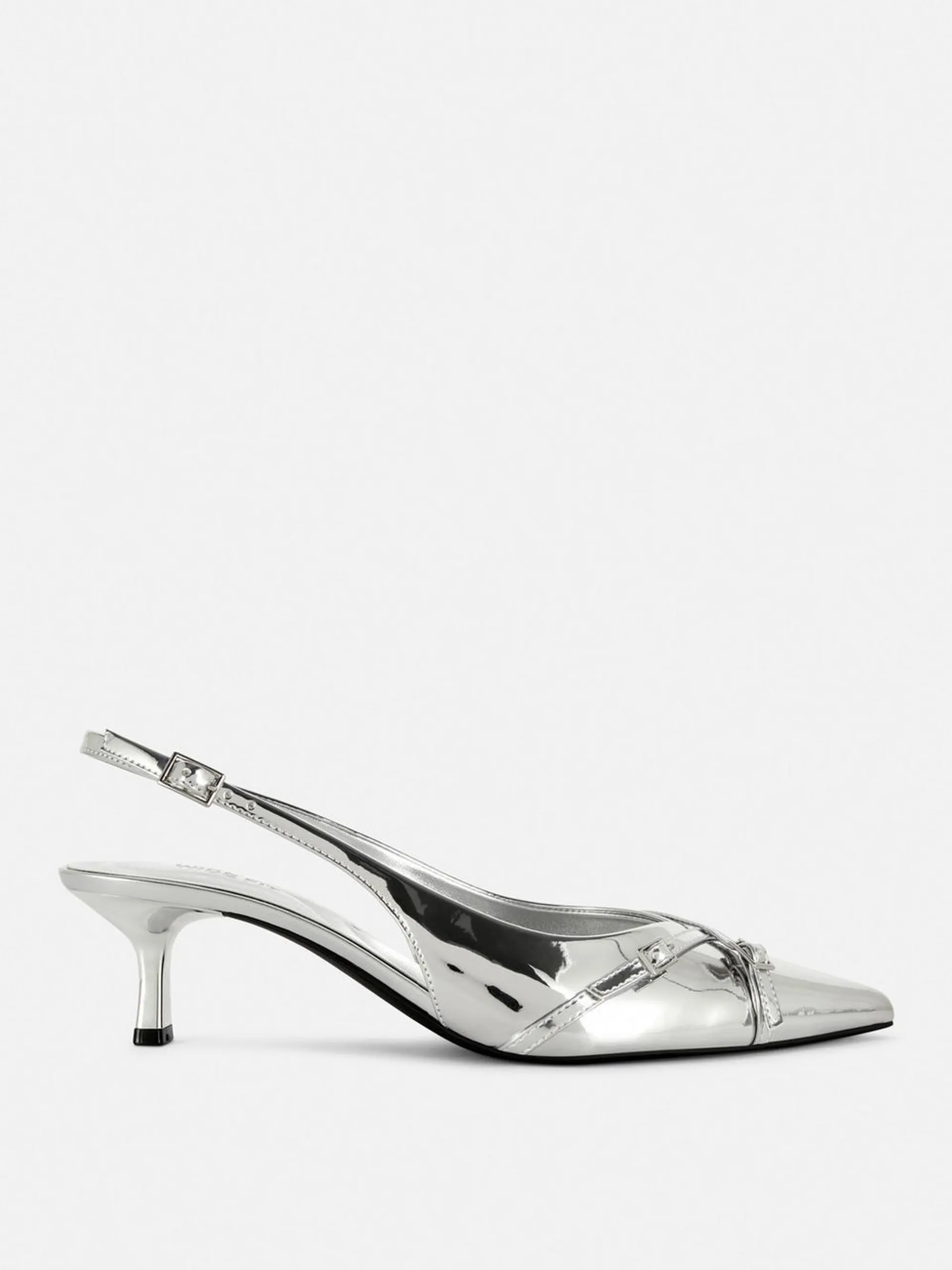 Slingback-Pumps mit spitzer Zehenpartie und weiter Passform