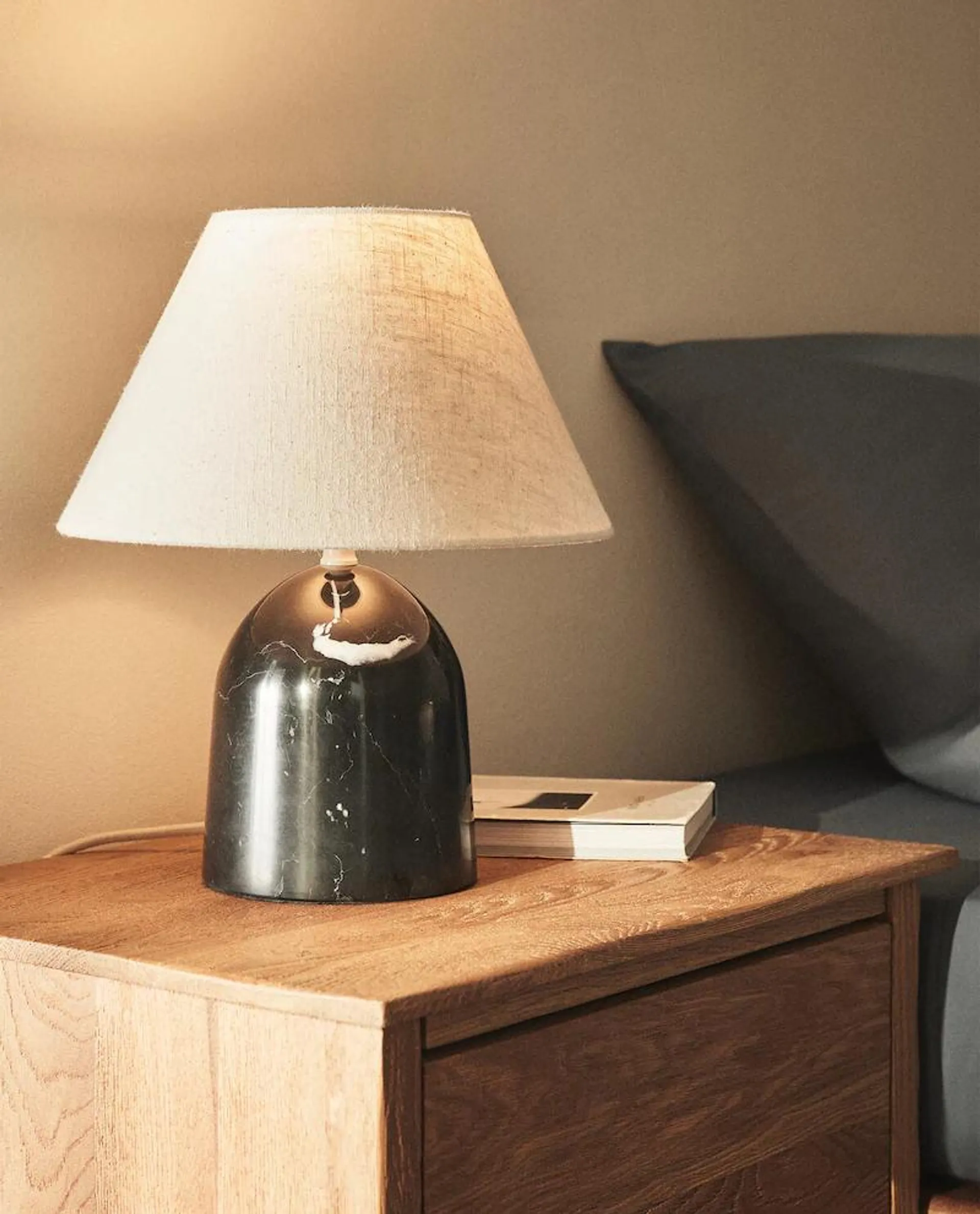 MARBLE TABLE LAMP