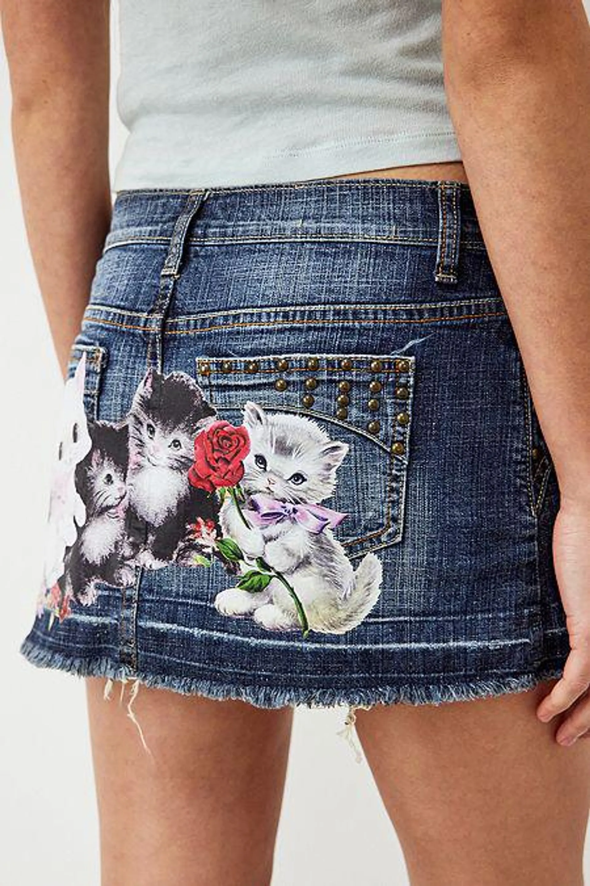 Urban Renewal Remade From Vintage – Vintage-Minirock „Cat“ aus Jeansstoff