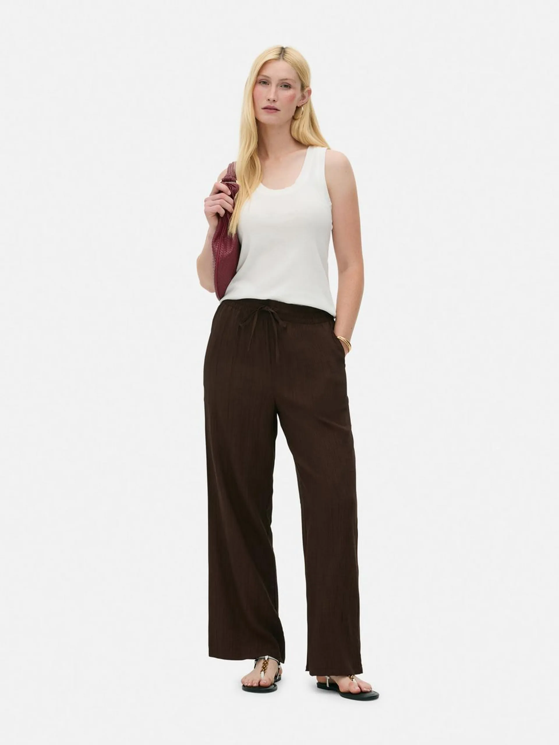 Pantaloni larghi increspati