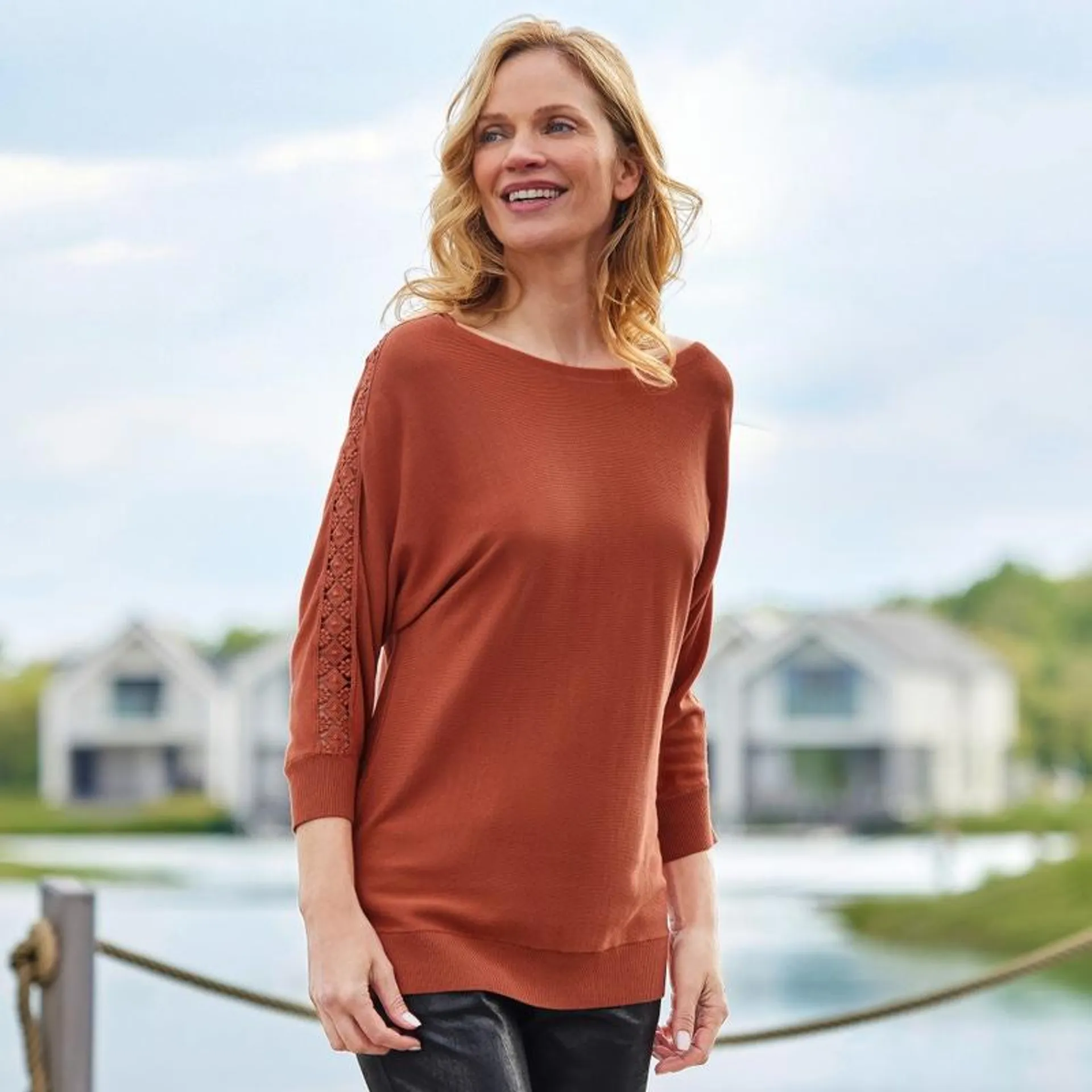 Damen-Pullover mit Spitzen-Ärmel