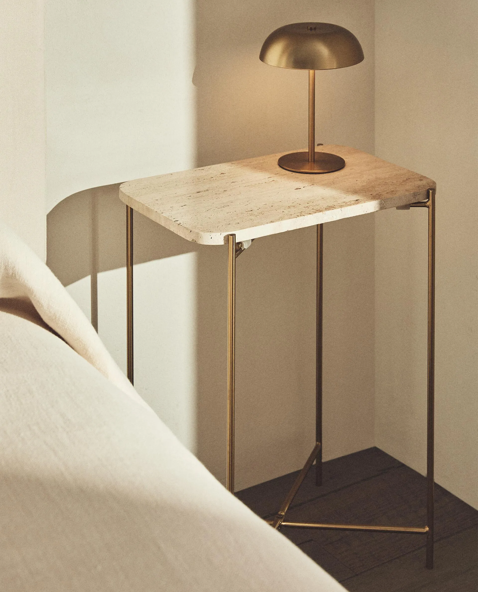 MARBLE SIDE TABLE