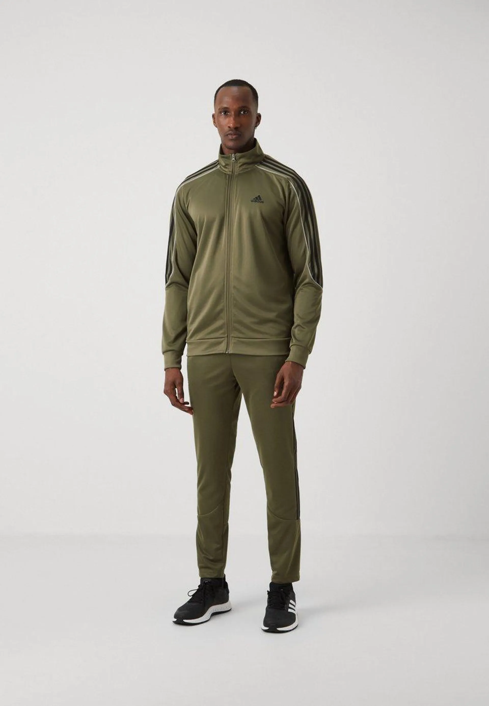 TRACKSUIT - Chándal - olive strata