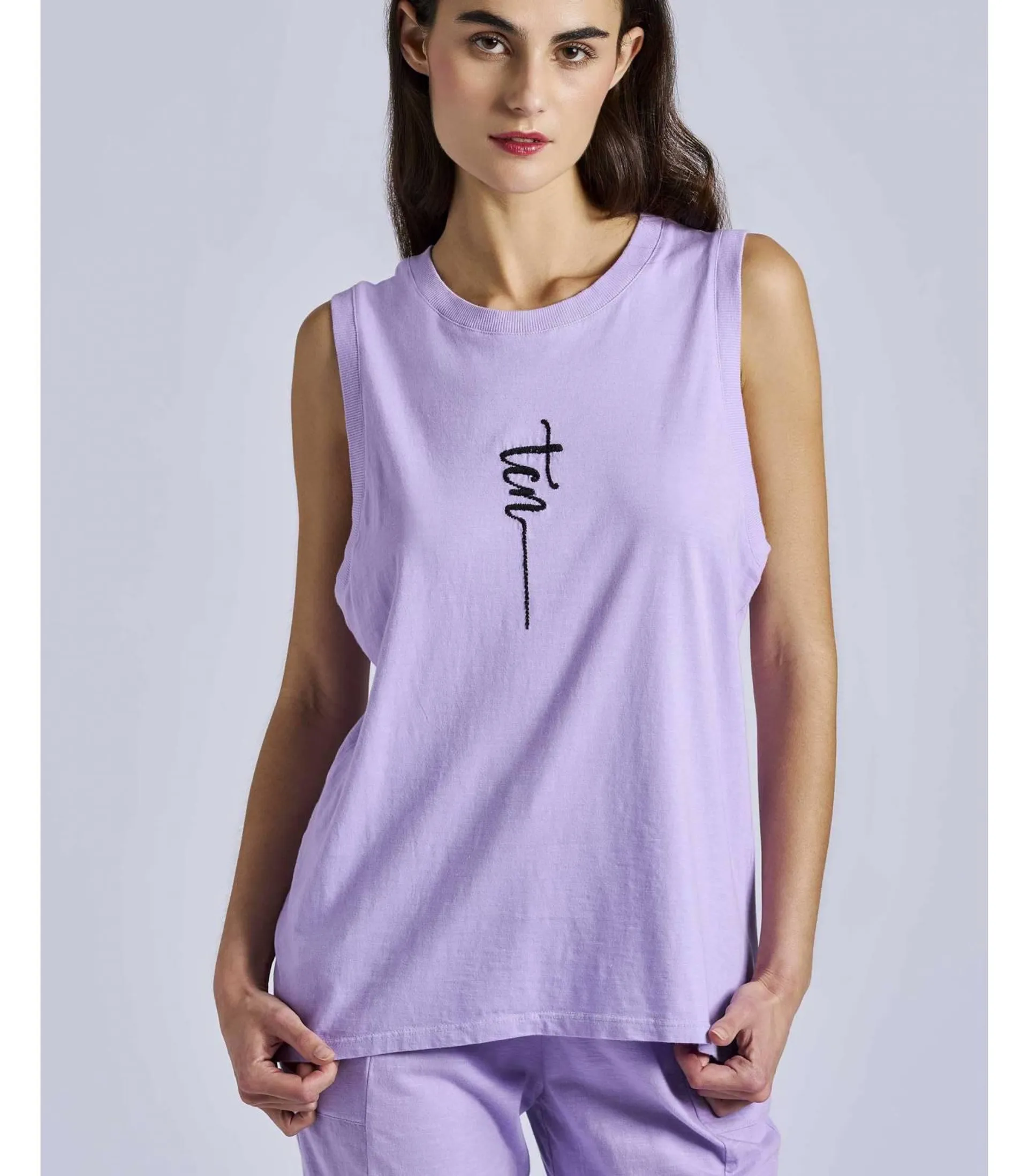 Camiseta sin mangas con bordado color lavanda