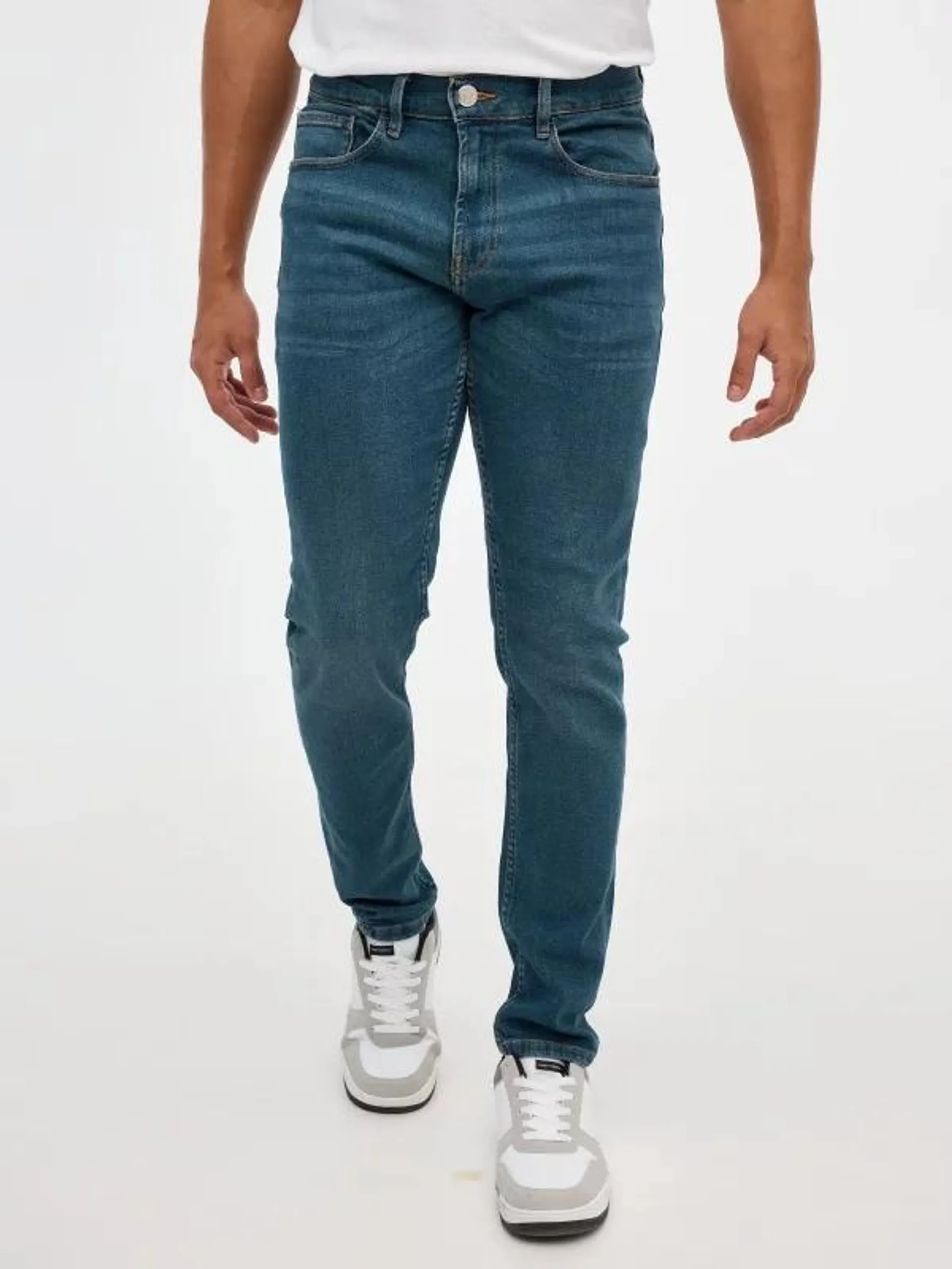 Jeans básicos slim
