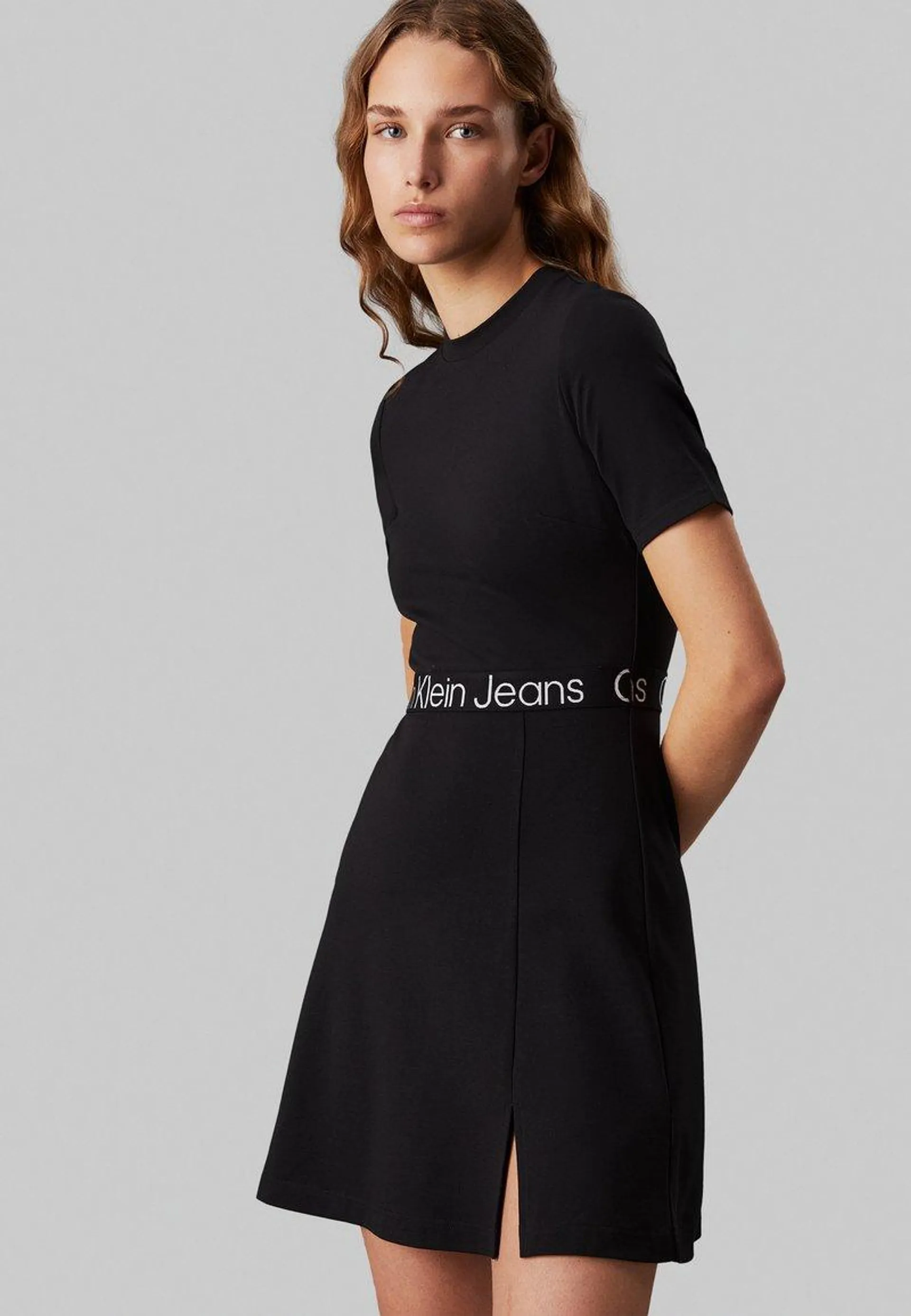 TAPE MILANO SHORT SLEEVE - Vestido ligero - black