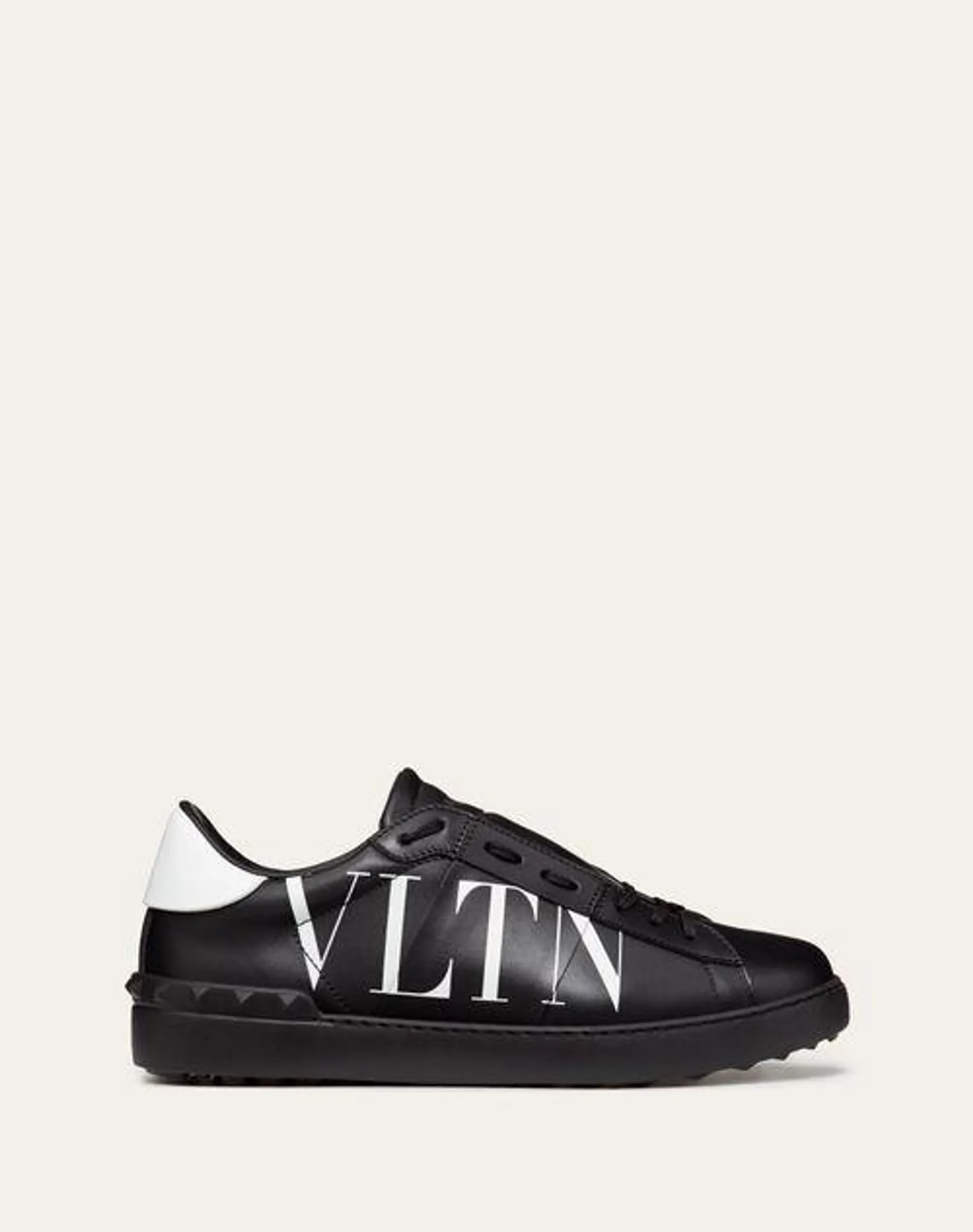 SNEAKERS OPEN CON ESTAMPADO VLTN