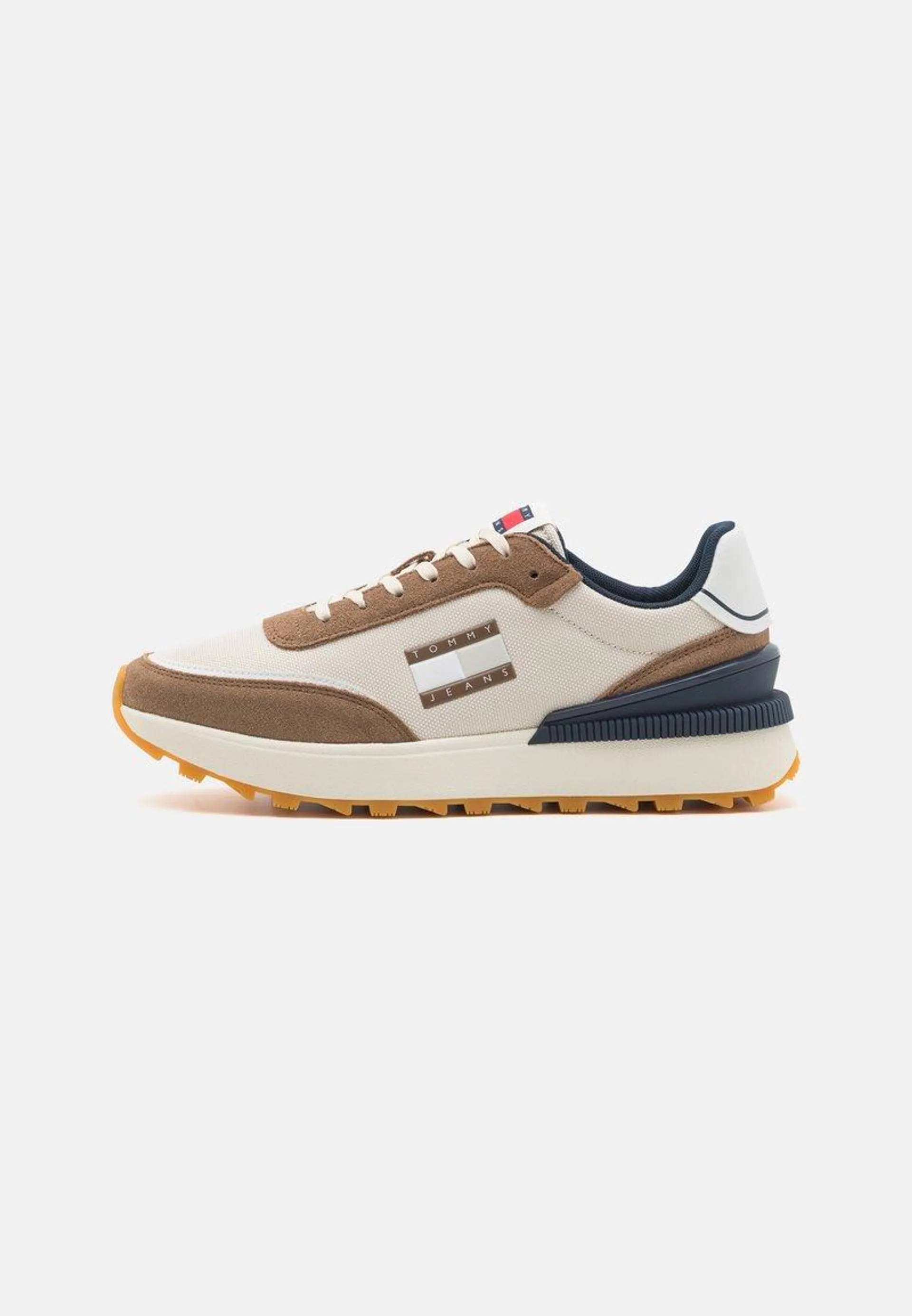 TECHNICAL RUNNER - Zapatillas - light sepia brown