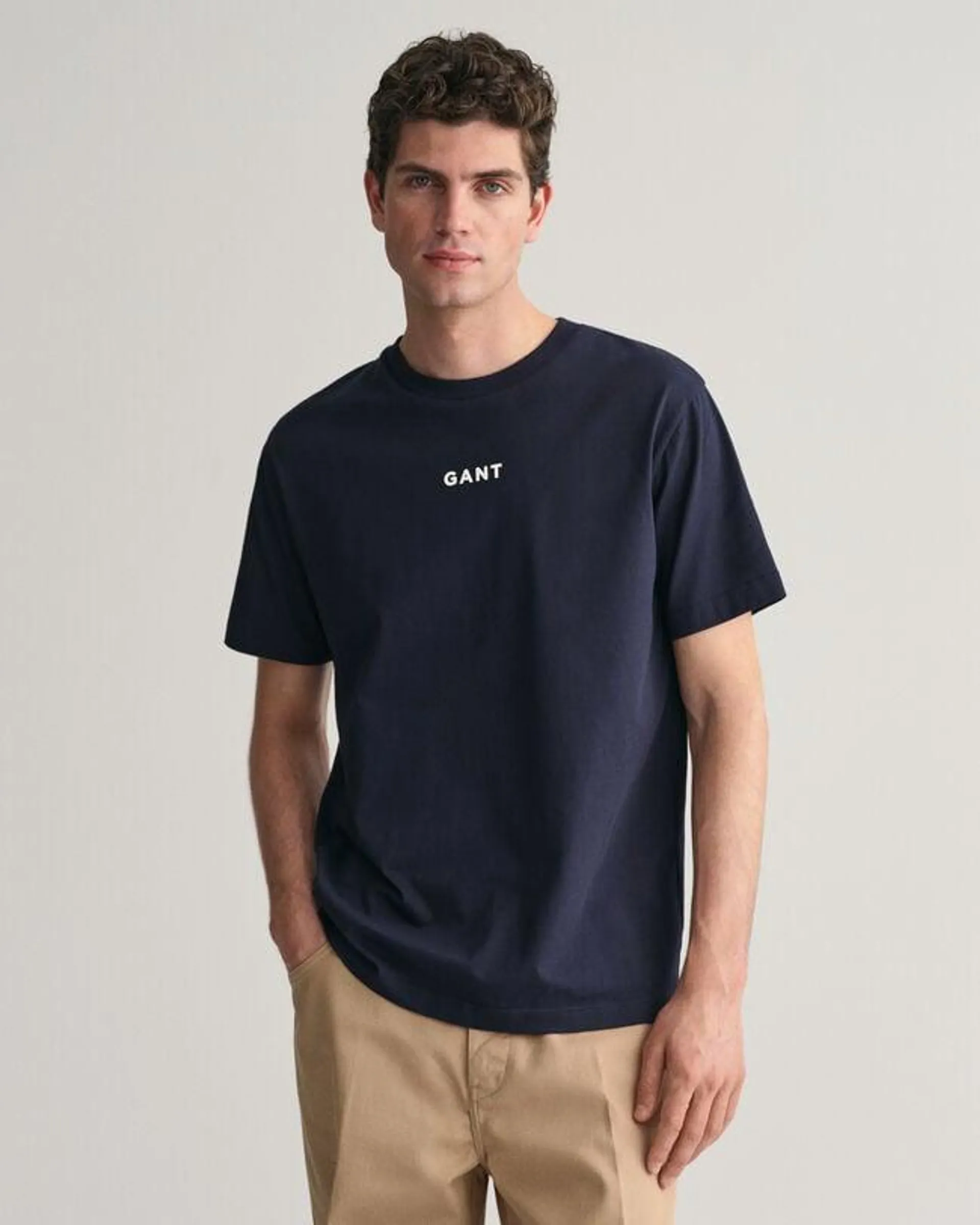 Camiseta GANT Logo pequeño en contraste