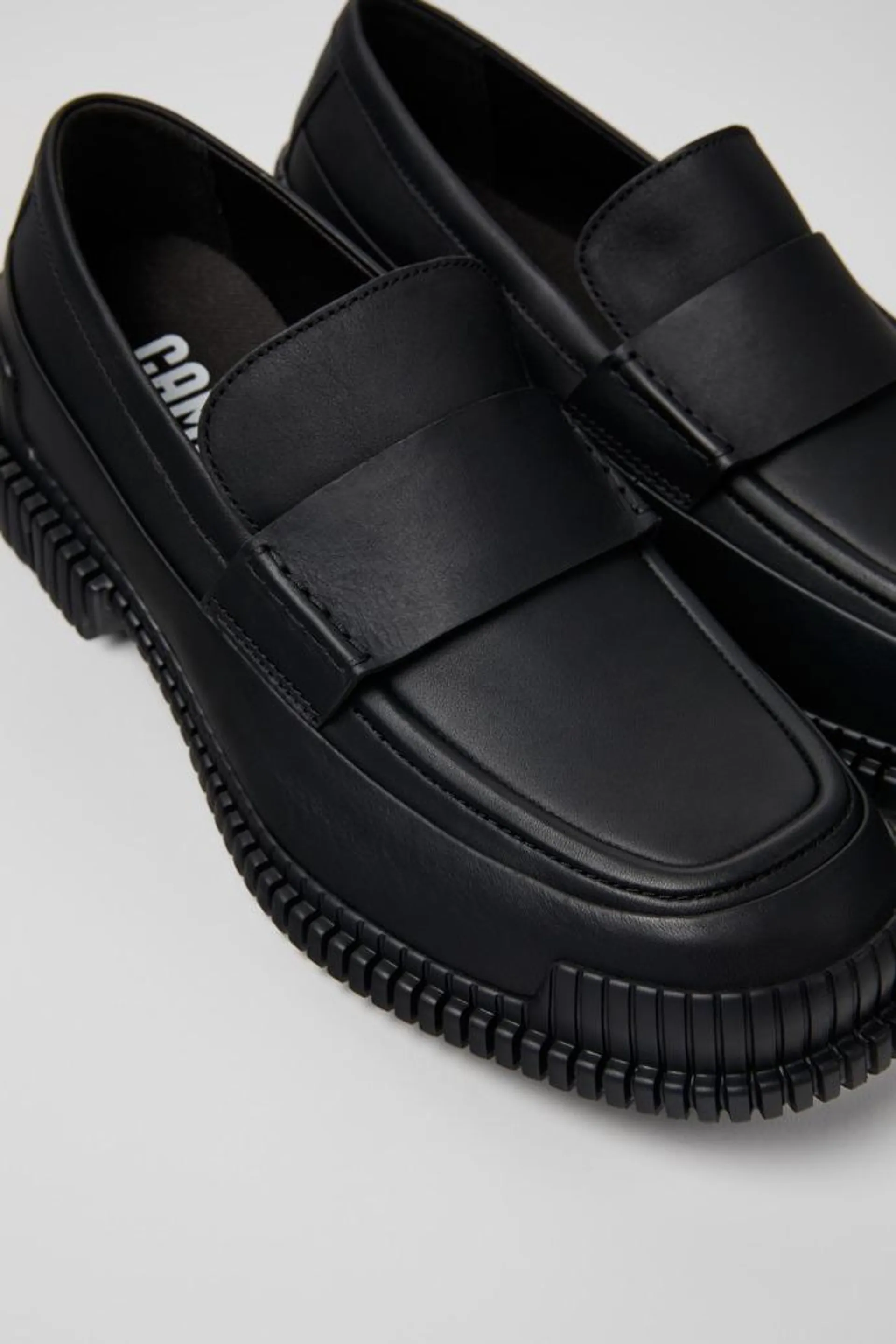 Pix Mocasín negro de piel para hombre