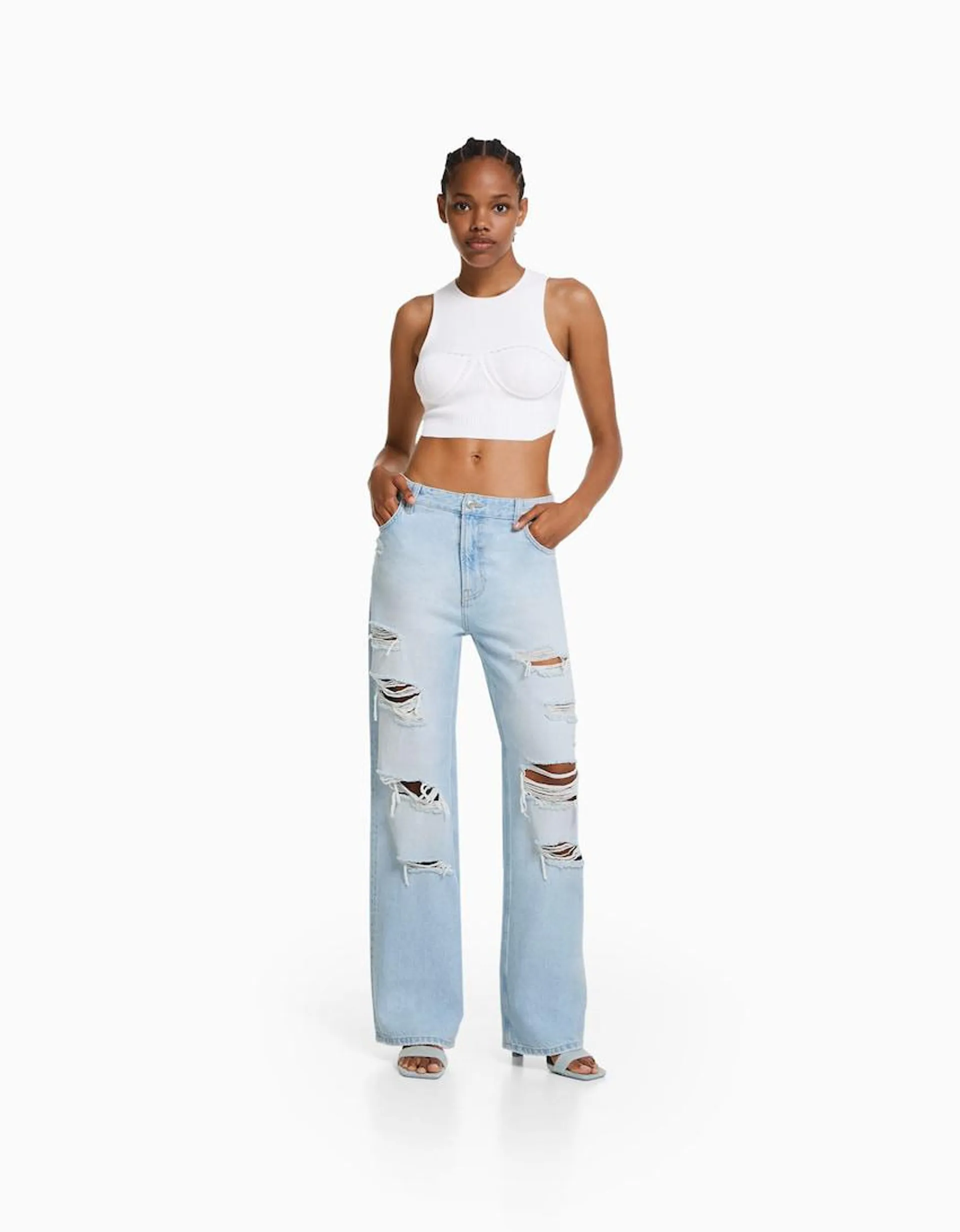 Ripped wide-leg ’90s jeans