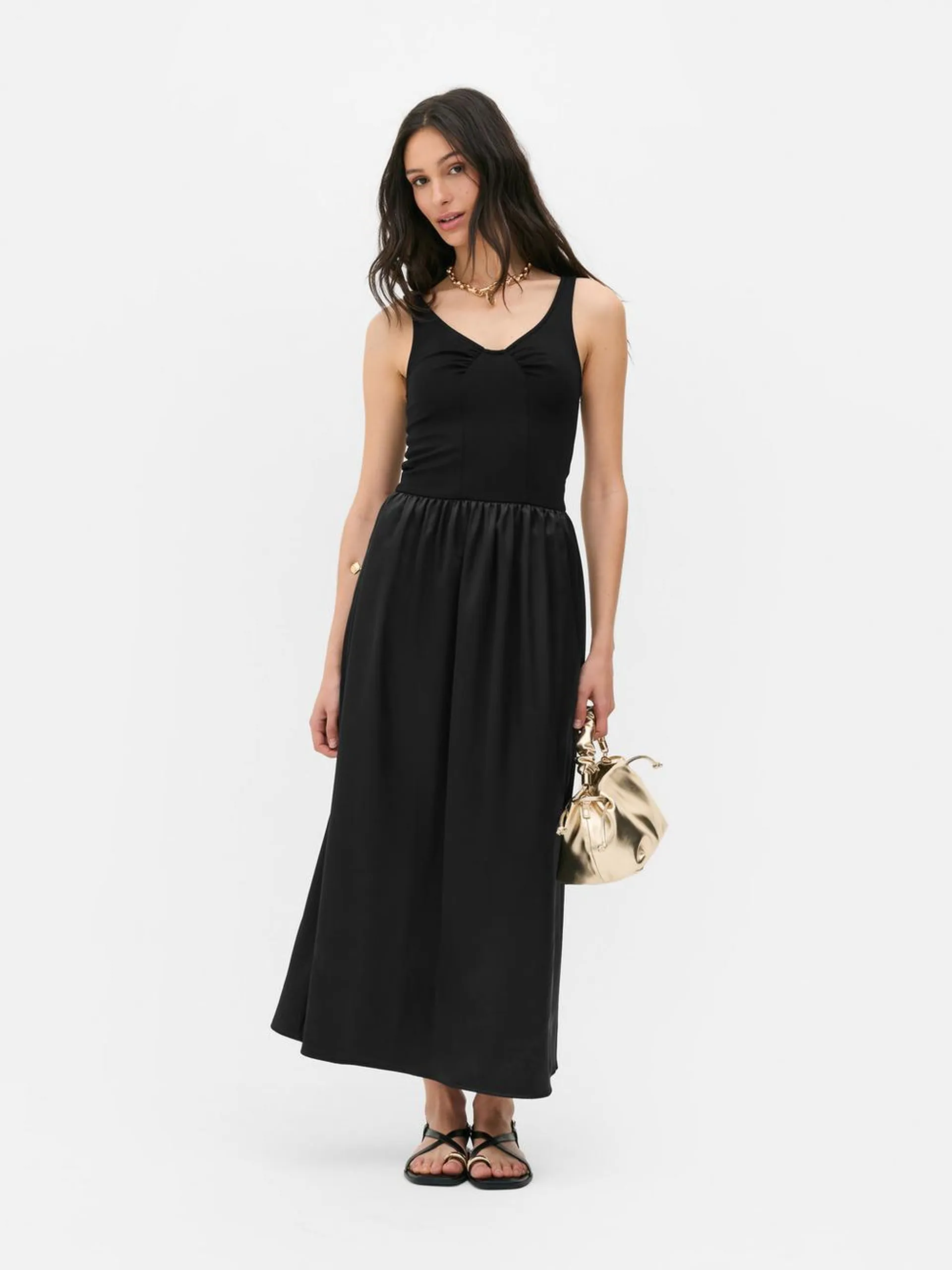 Vestido midi de satén 2 en 1 de Paula Echevarría