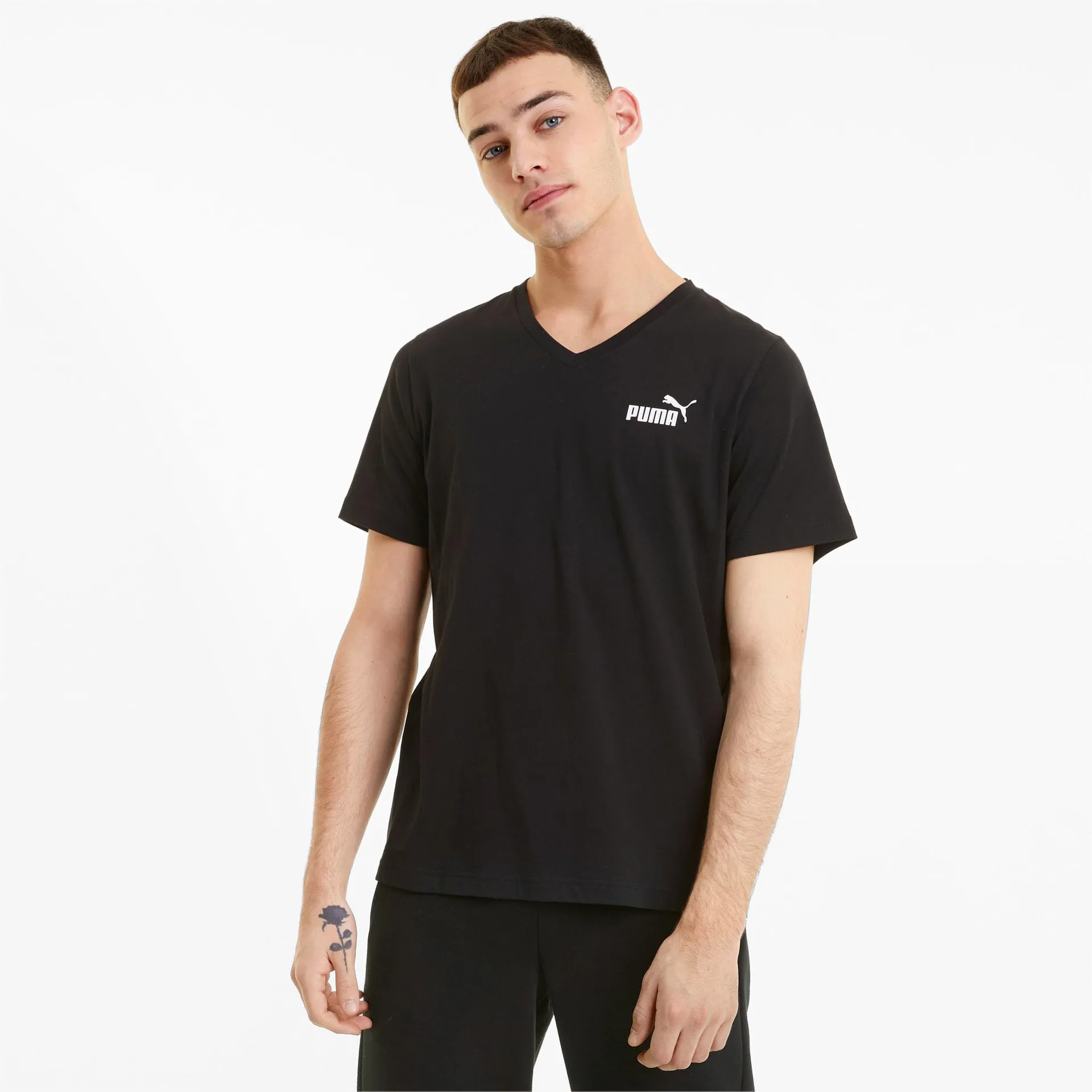Camiseta con cuello en V Essentials para hombre