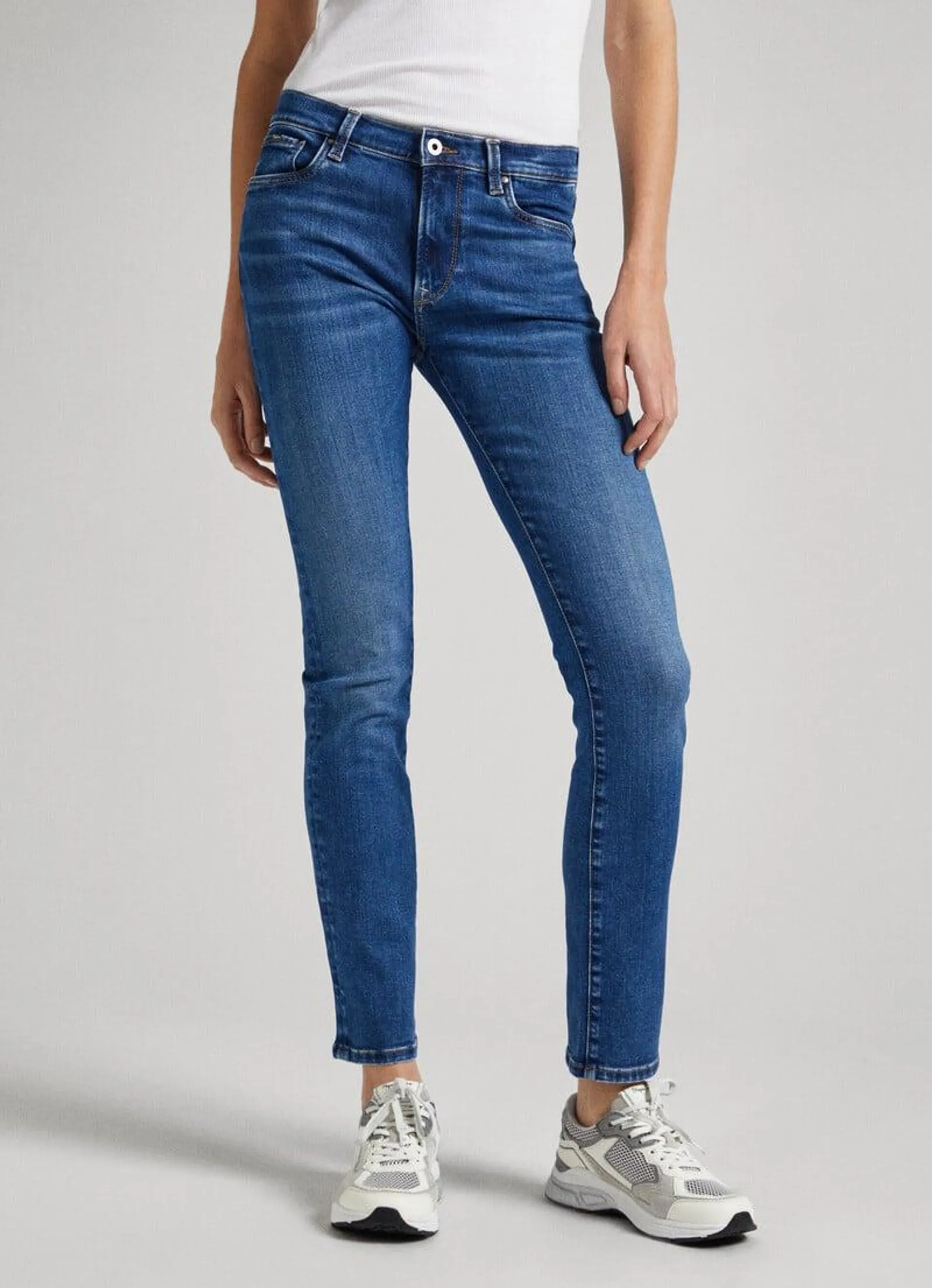 JEANS FIT SLIM Y TIRO ALTO - GRACE