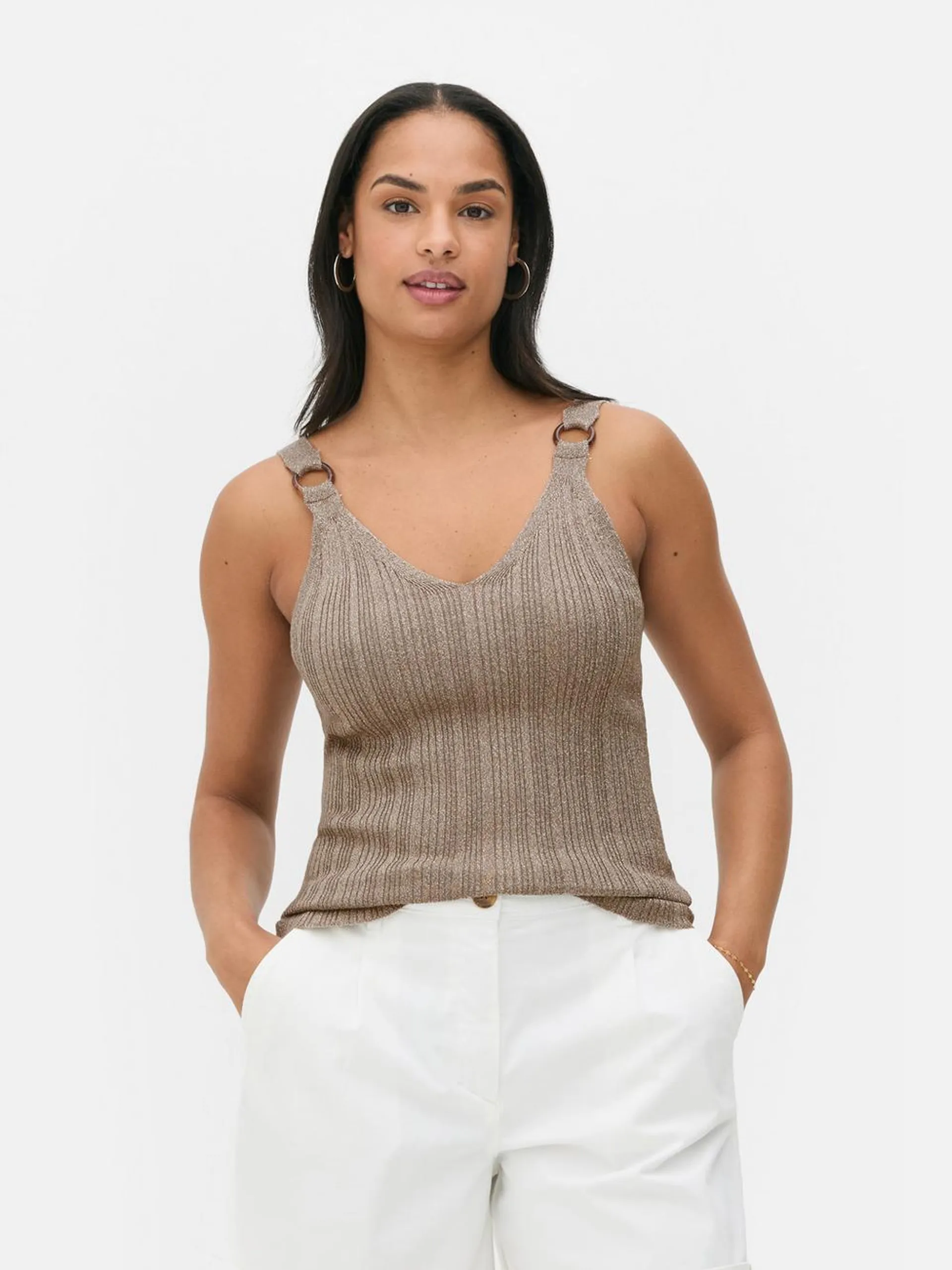 Camiseta de tirantes de punto brillante con aros