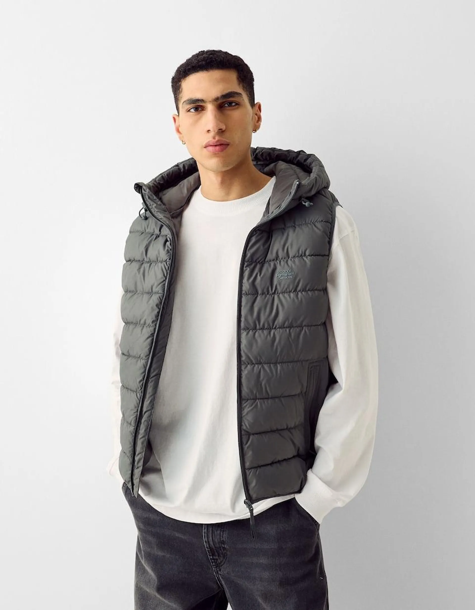 Lightweight puffer gilet with hood