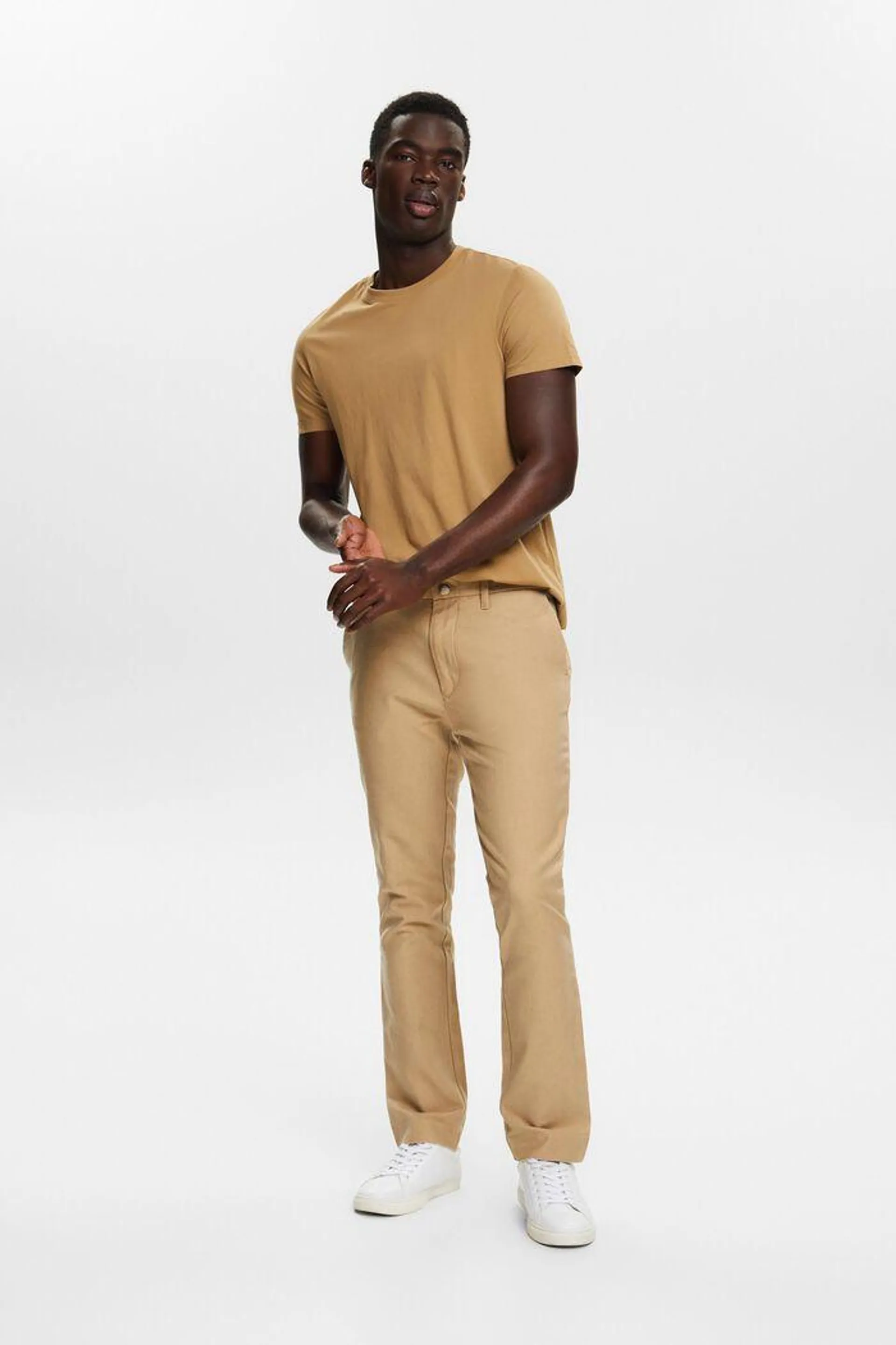 Pantalón chino slim leg