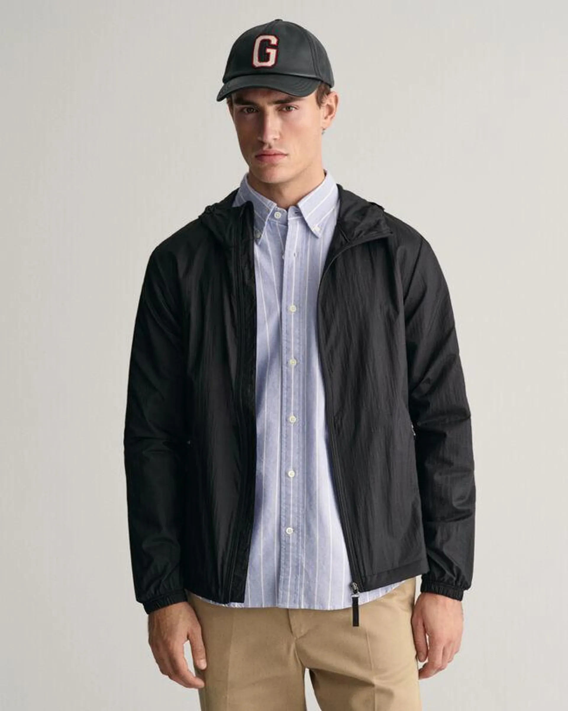 Windbreaker ligero y plegable