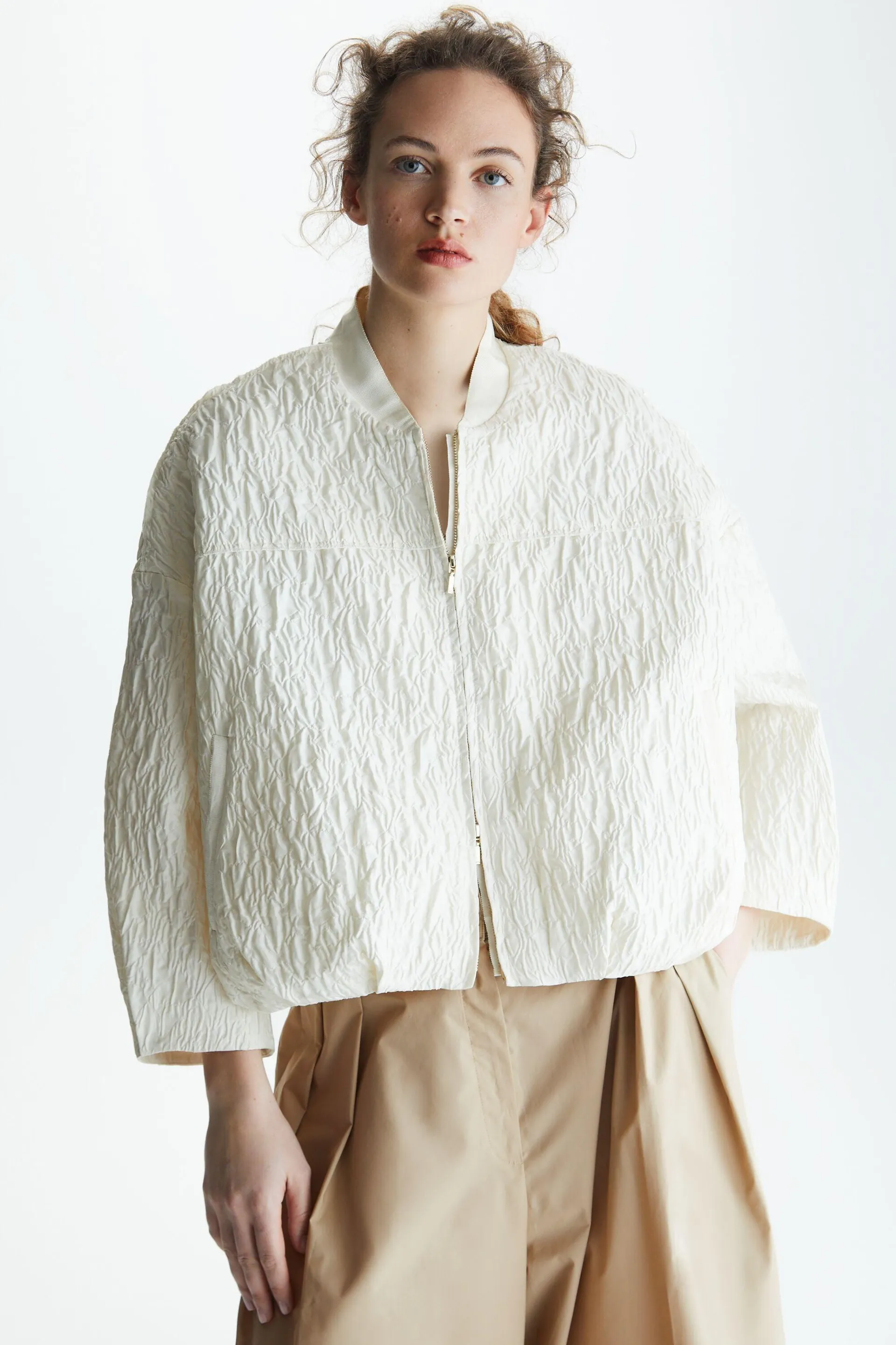 CAZADORA BOMBER COCOON JACQUARD