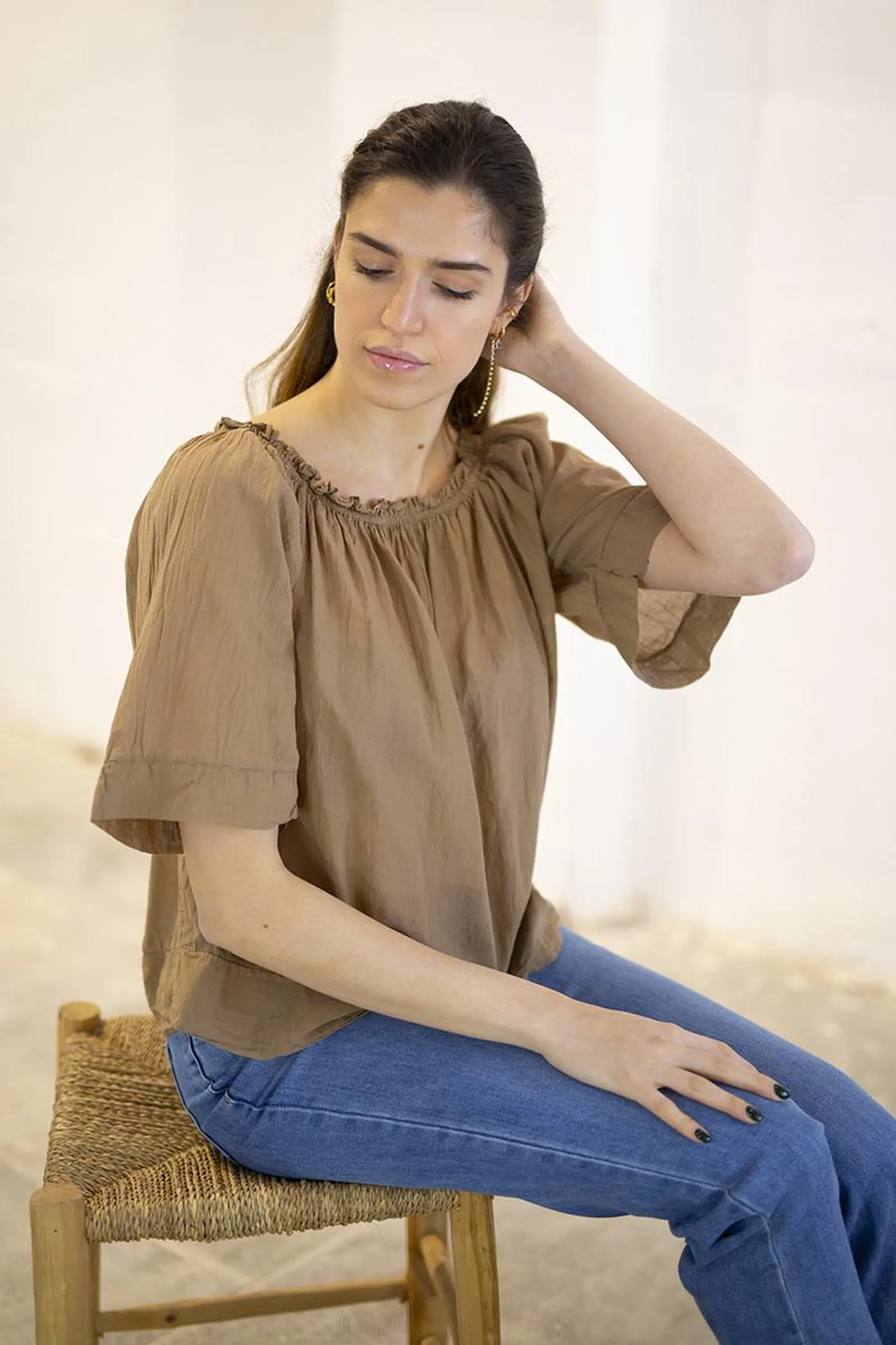 Blusa palabra de honor camel