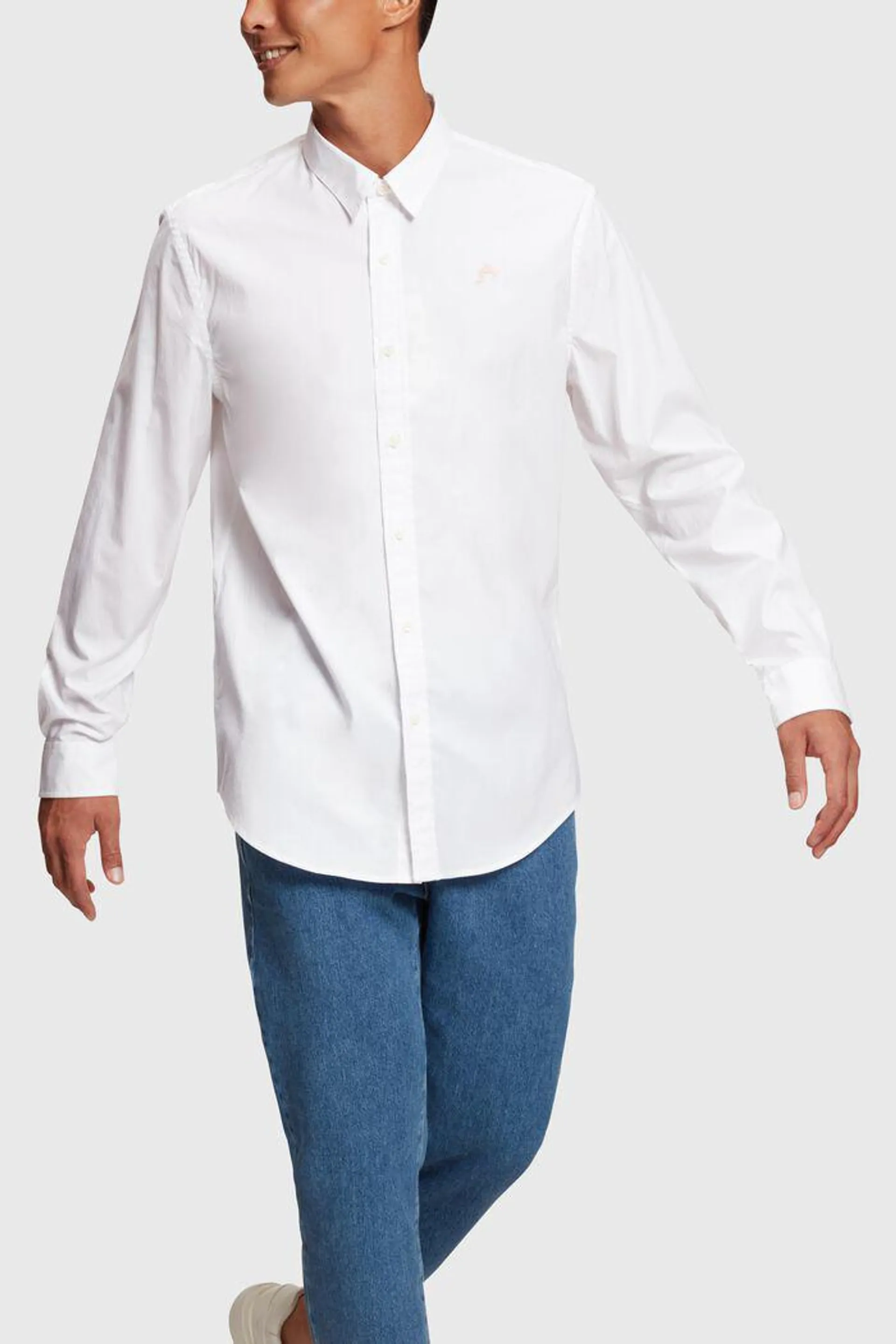 Camisa de corte ceñido de popelina con insignia de delfín